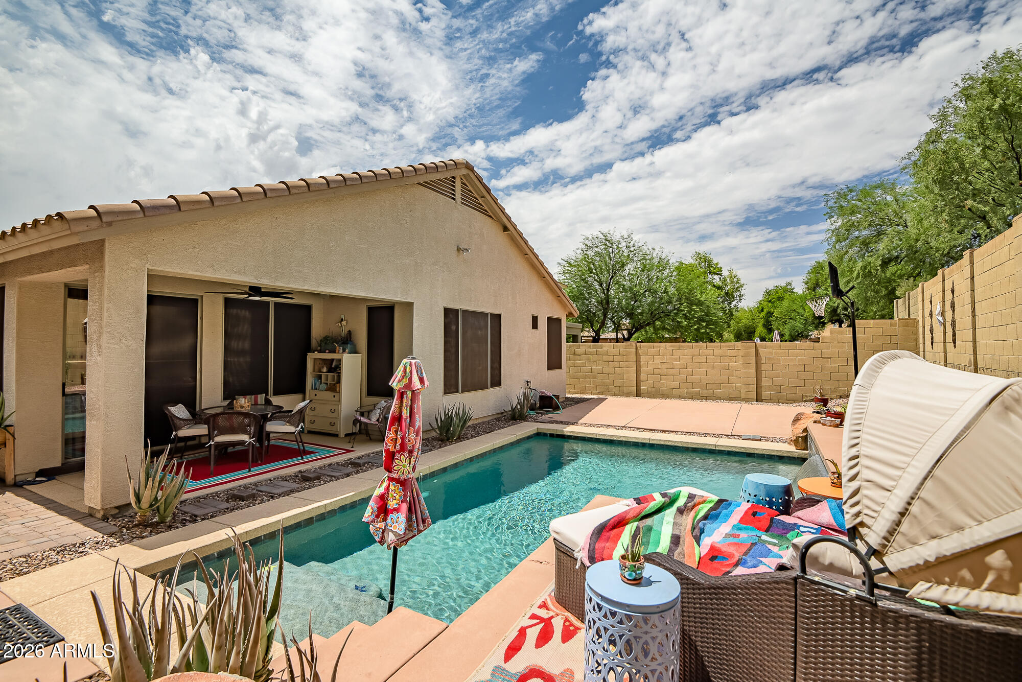 3344 W KING Drive