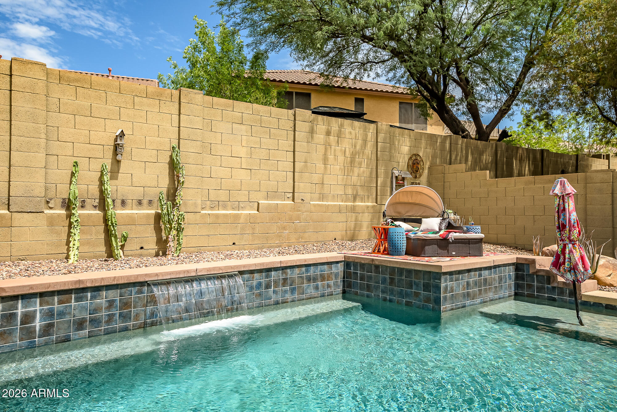 3344 W KING Drive