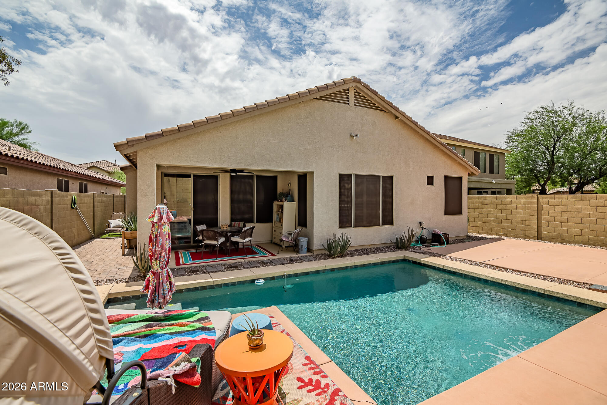 3344 W KING Drive