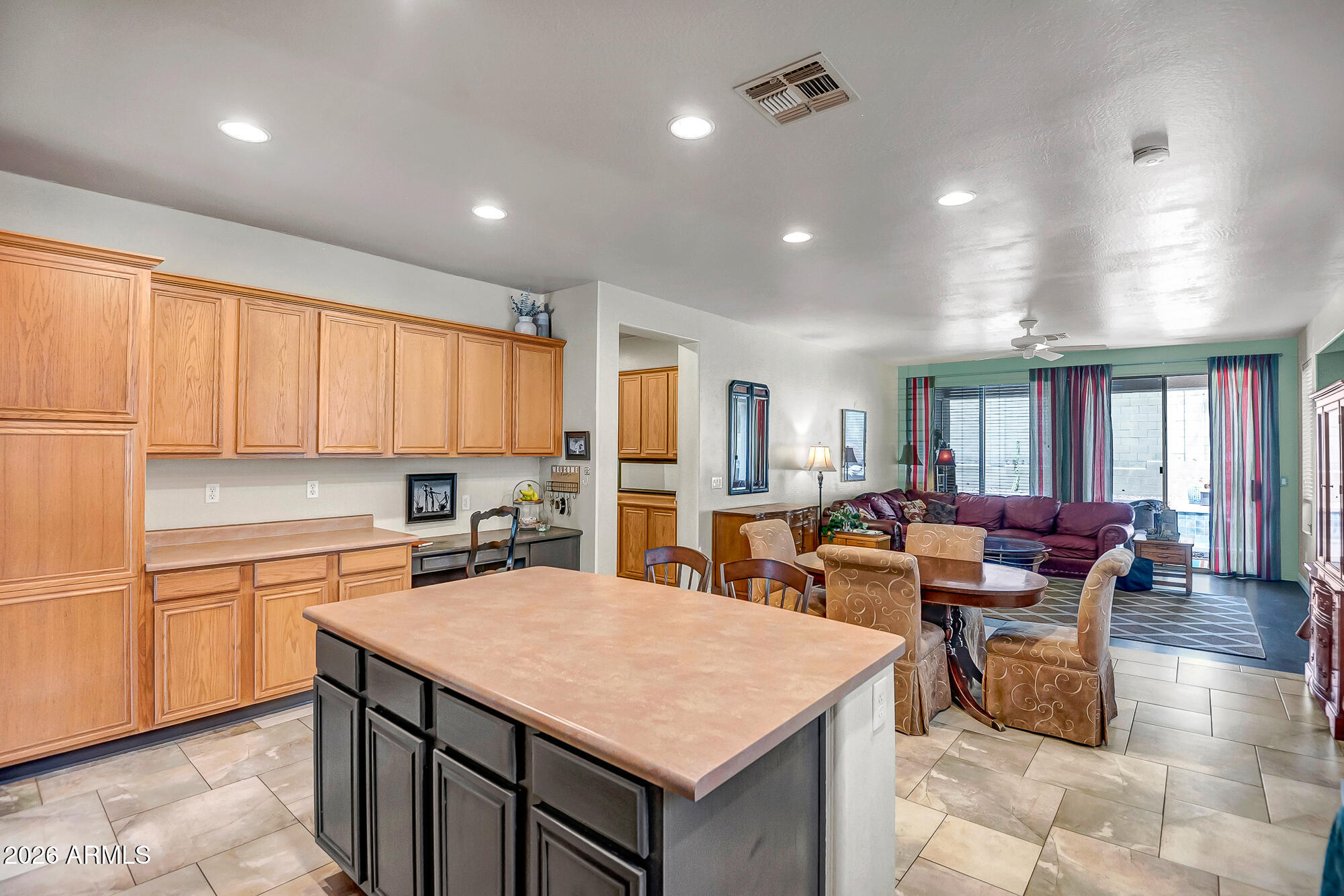 3344 W KING Drive