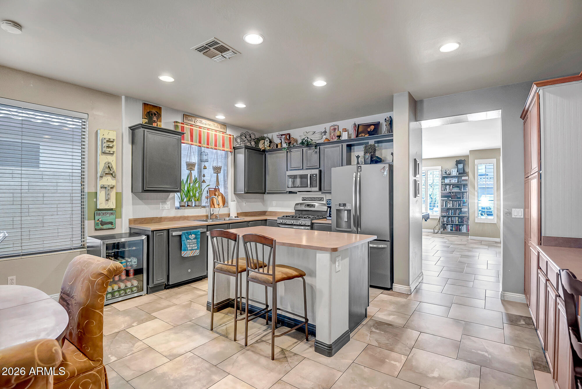 3344 W KING Drive