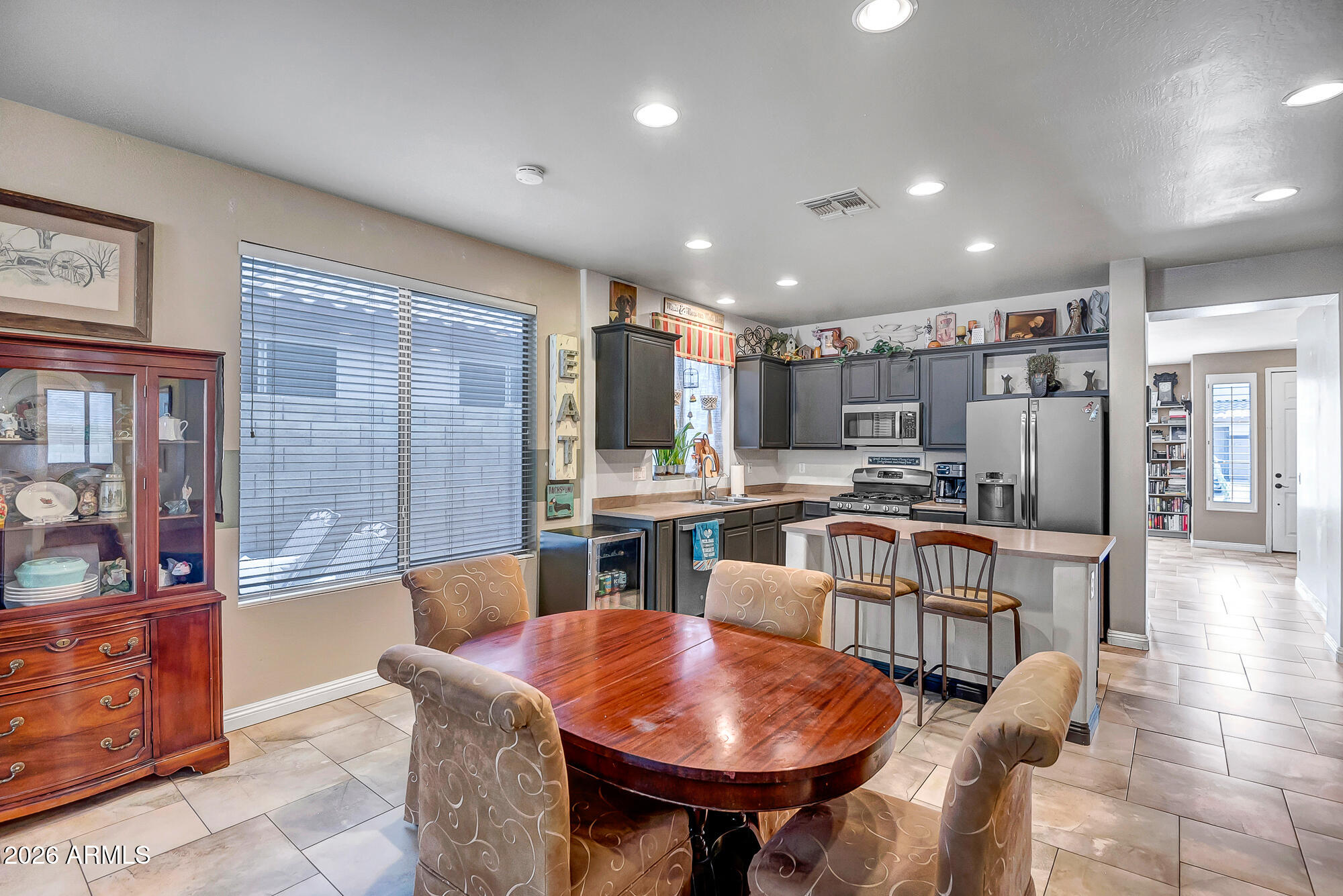 3344 W KING Drive