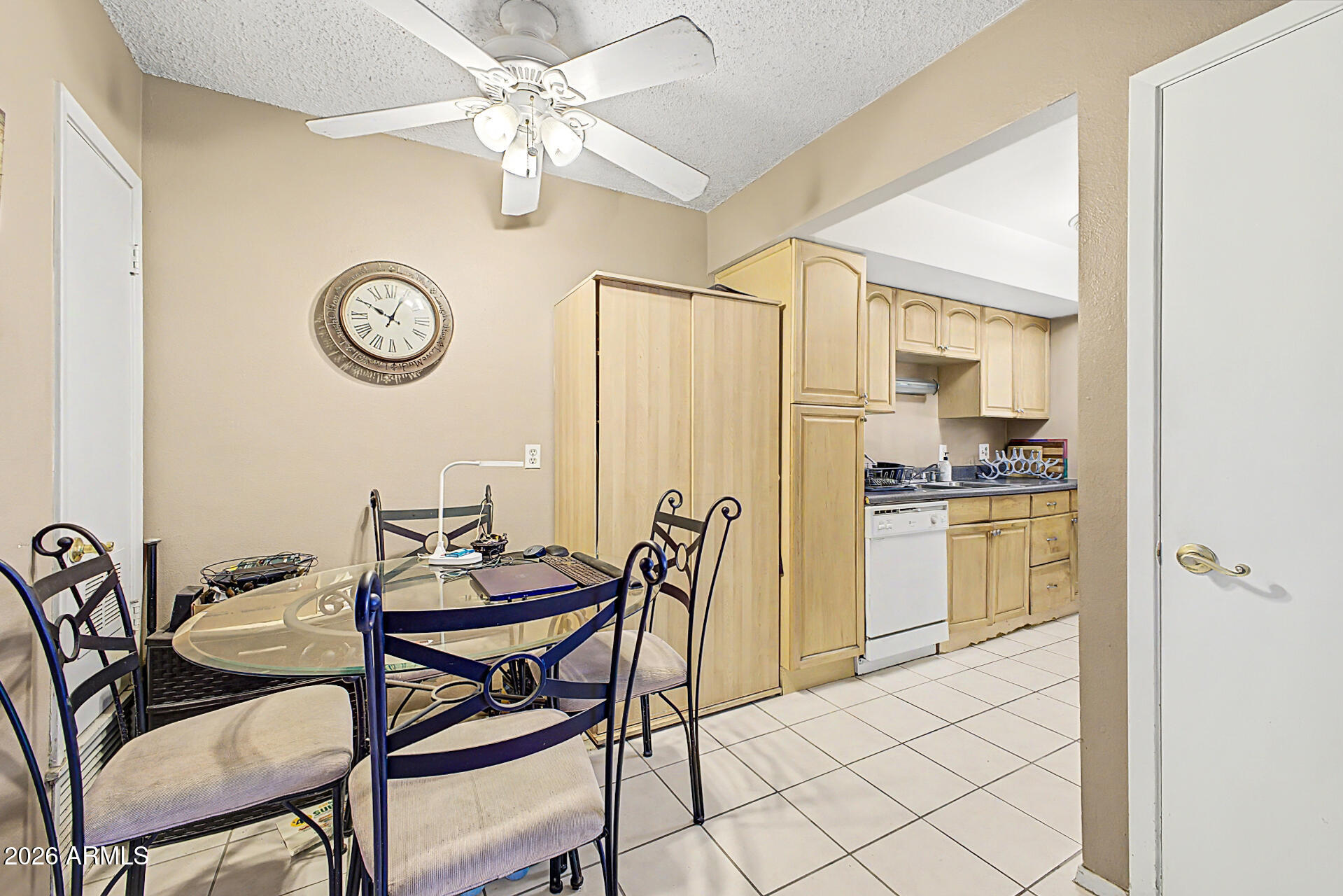 749 E MONTEBELLO Avenue 125