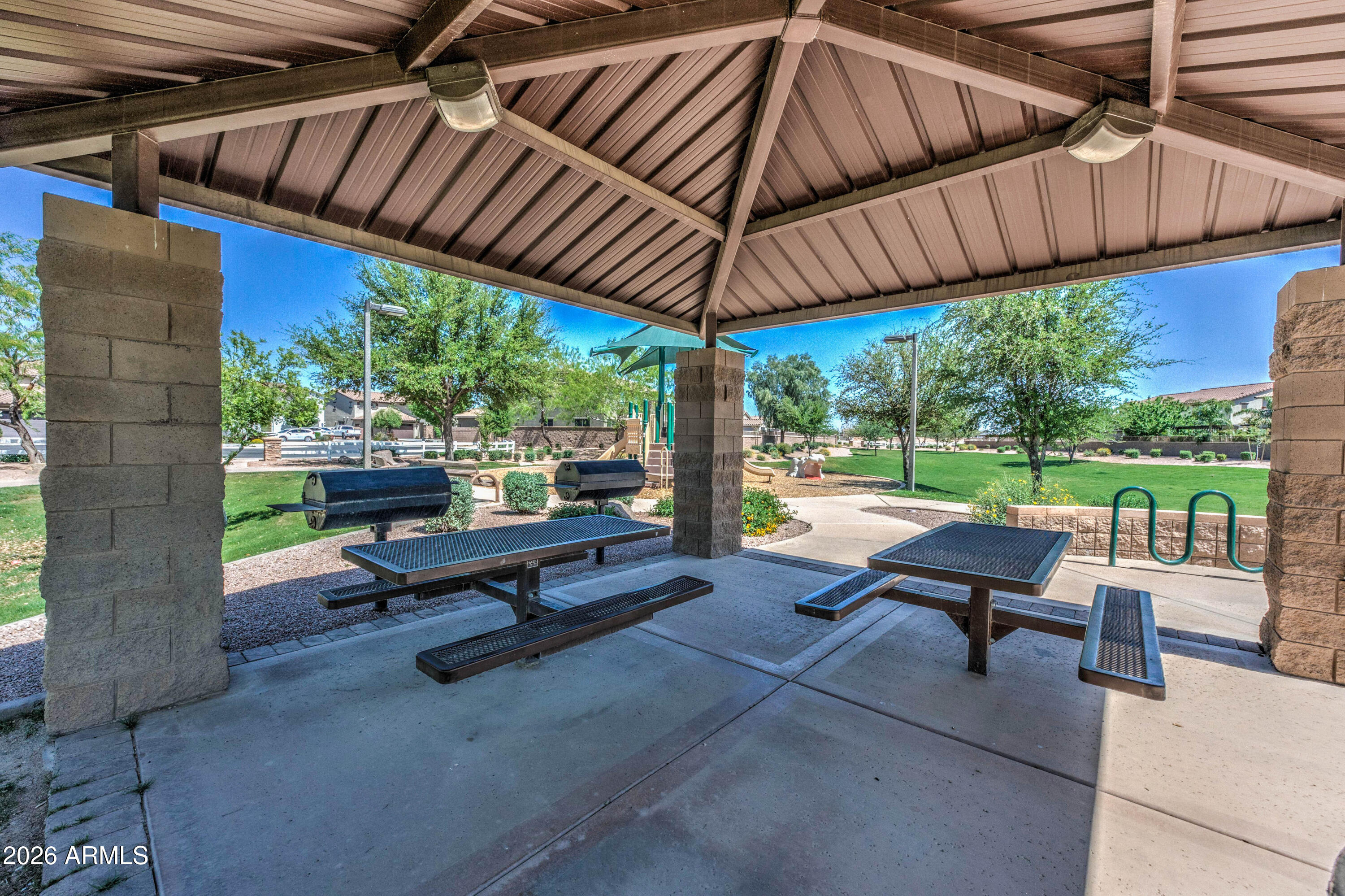 2560 E COCONINO Way