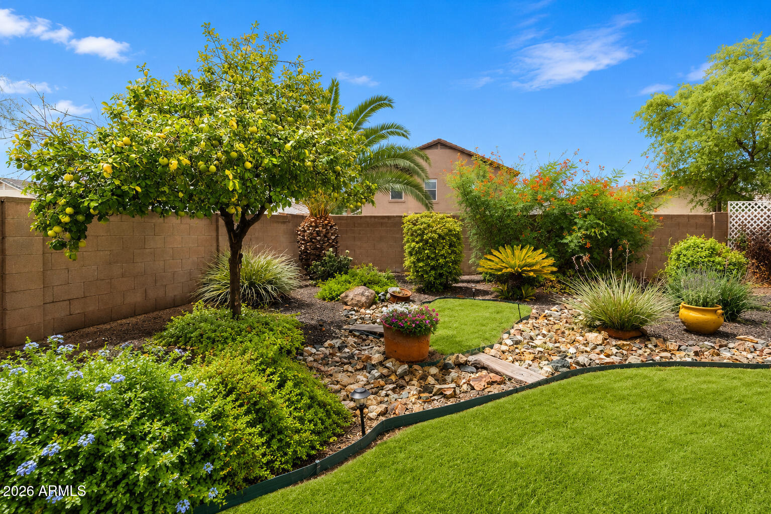897 E MOUNTAIN VIEW Road