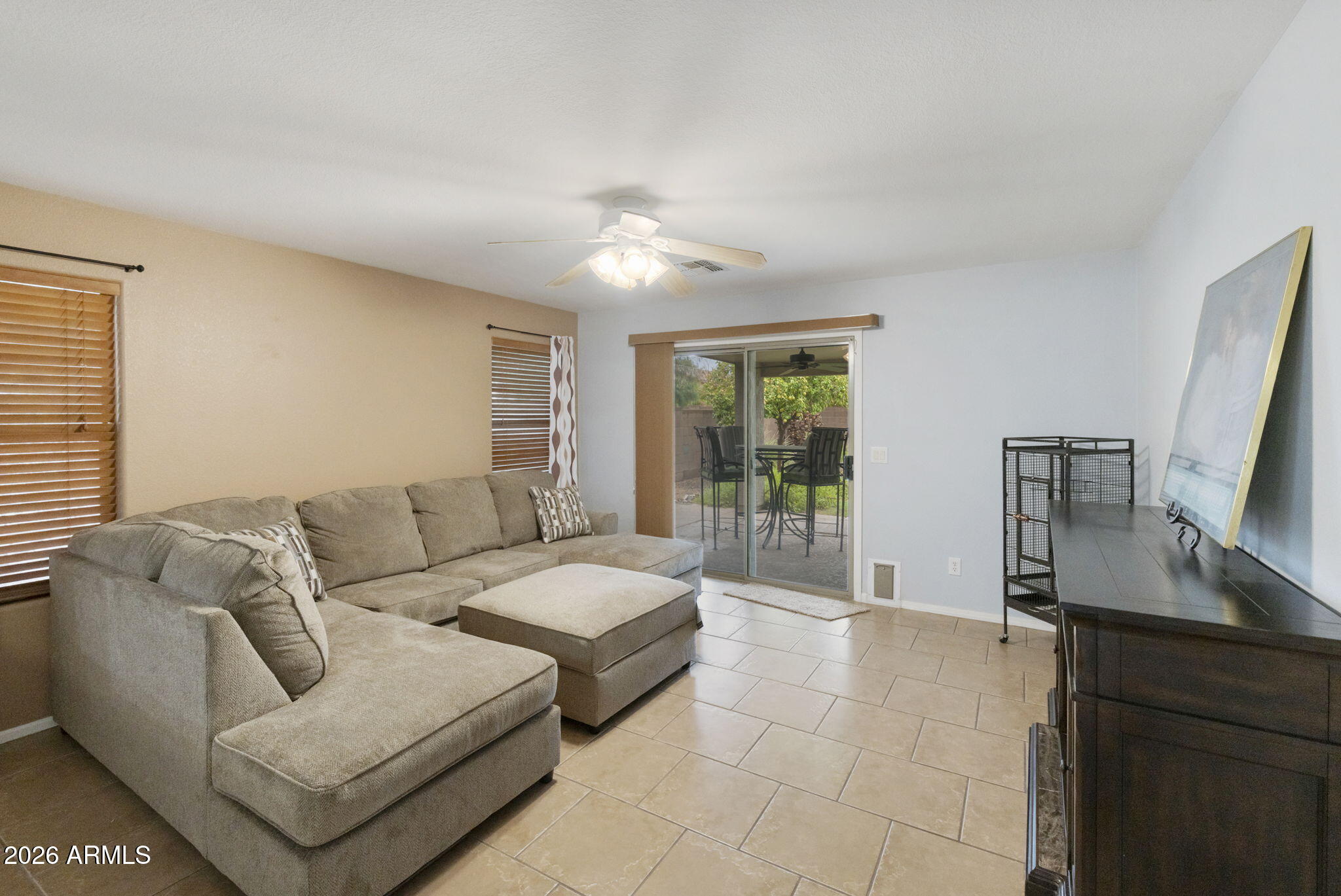897 E MOUNTAIN VIEW Road