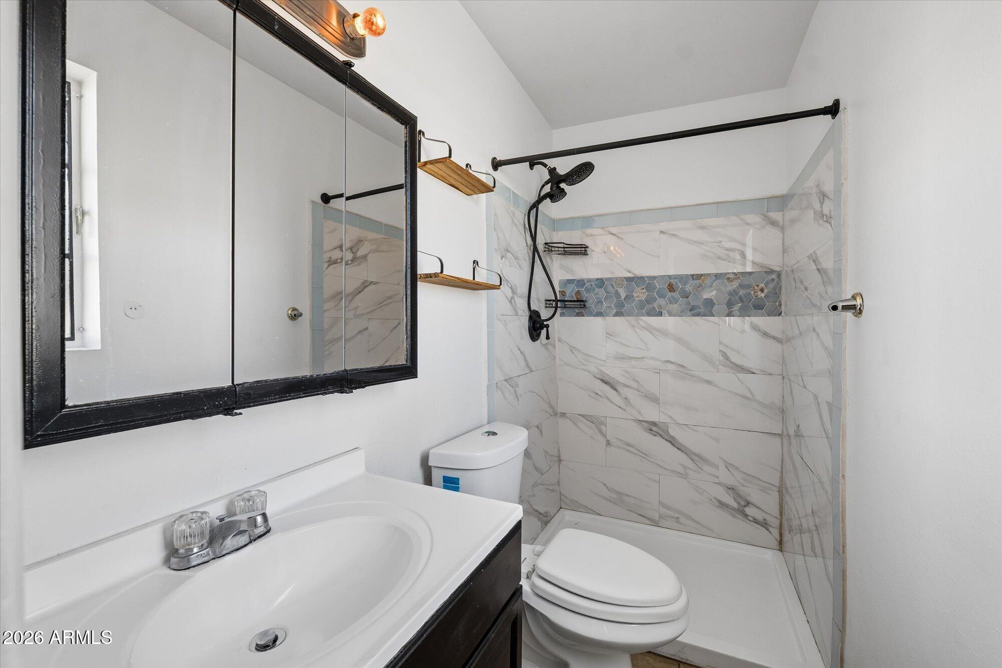 3408 W LAUREL Lane