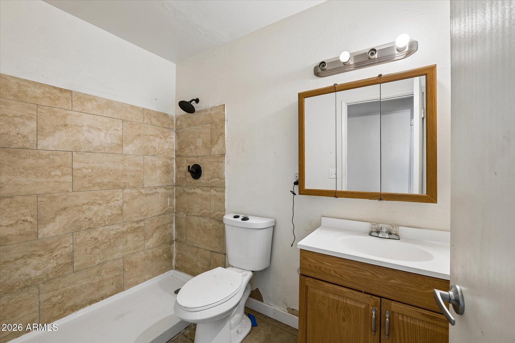 3408 W LAUREL Lane