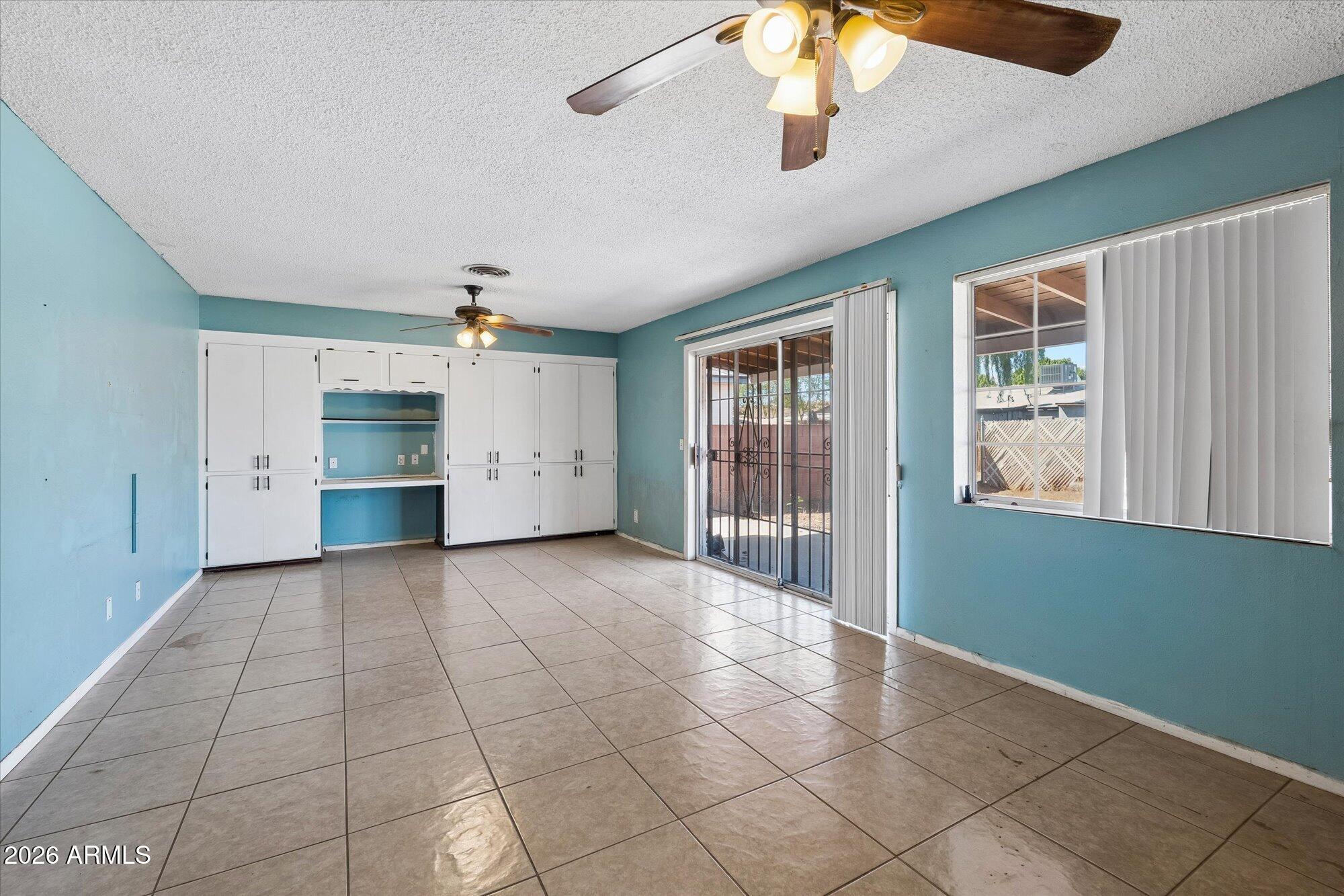 3408 W LAUREL Lane