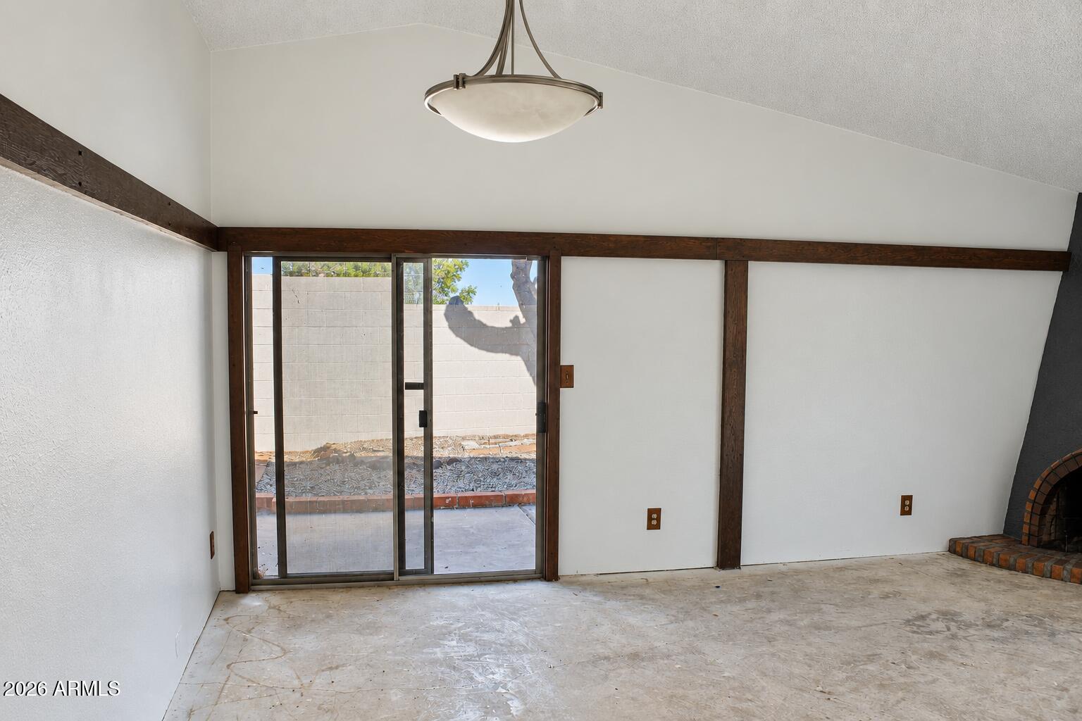 5233 W MOUNTAIN VIEW Road