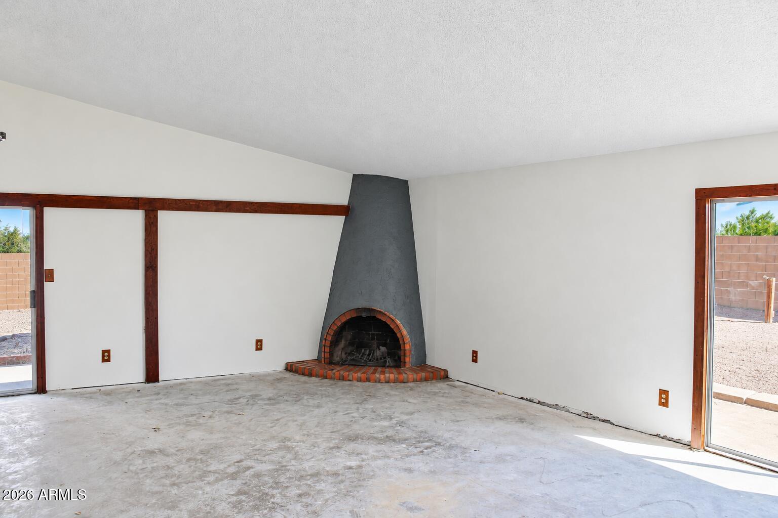 5233 W MOUNTAIN VIEW Road