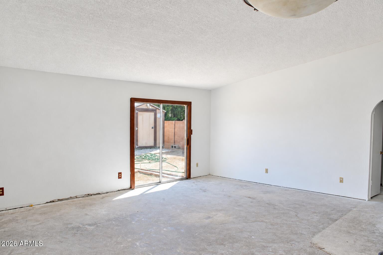 5233 W MOUNTAIN VIEW Road