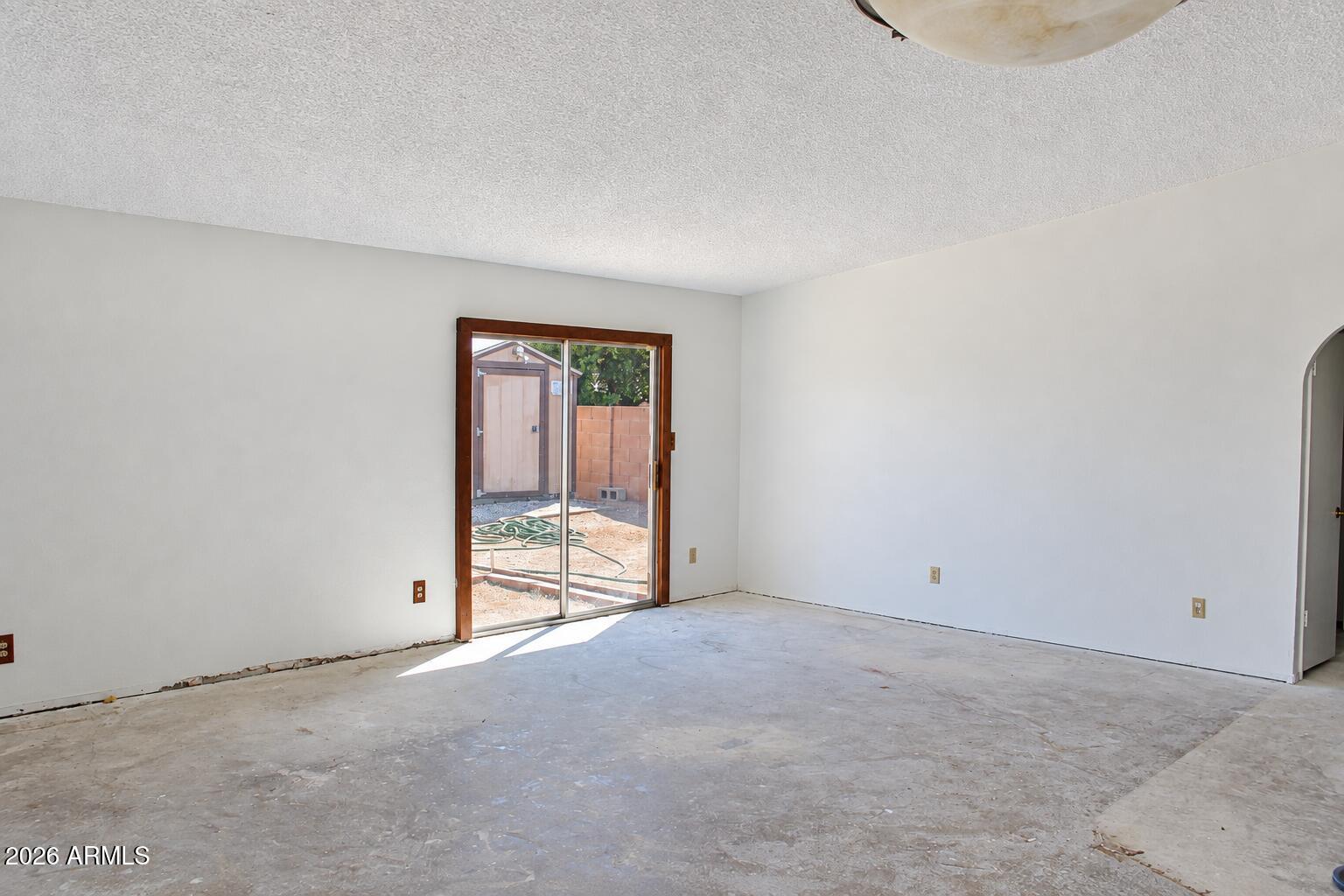 5233 W MOUNTAIN VIEW Road