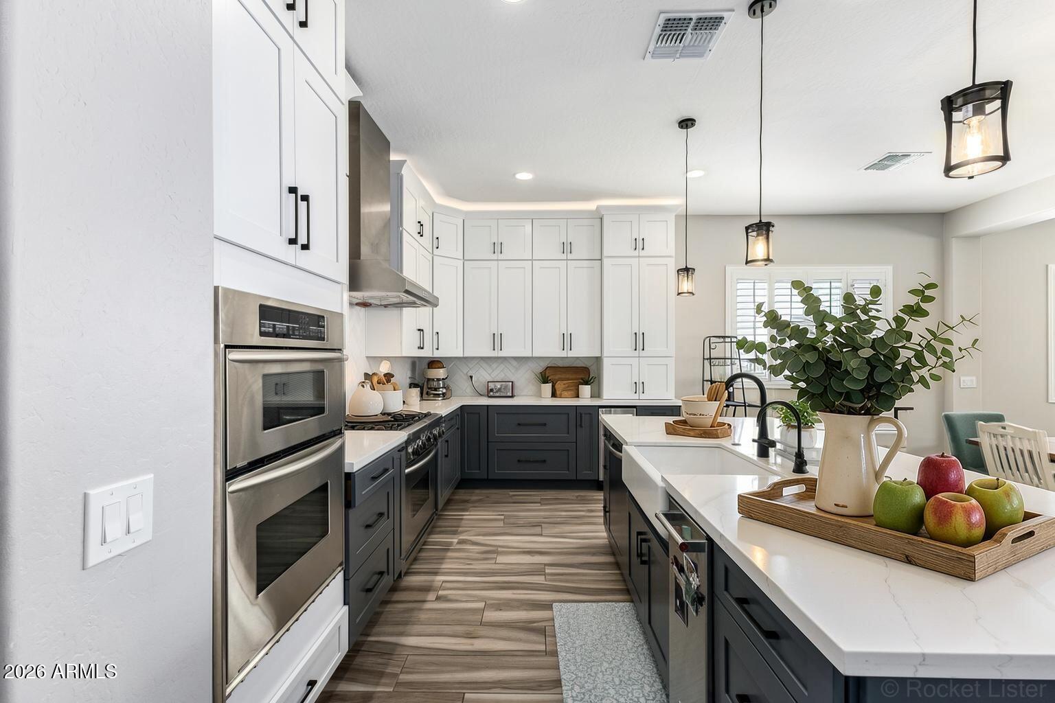 20394 E CALLE DE FLORES