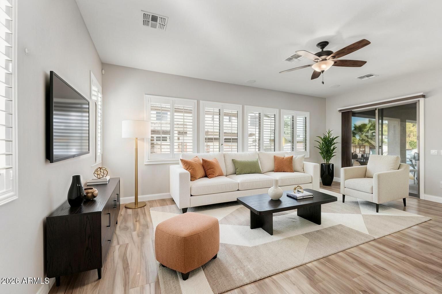 20394 E CALLE DE FLORES