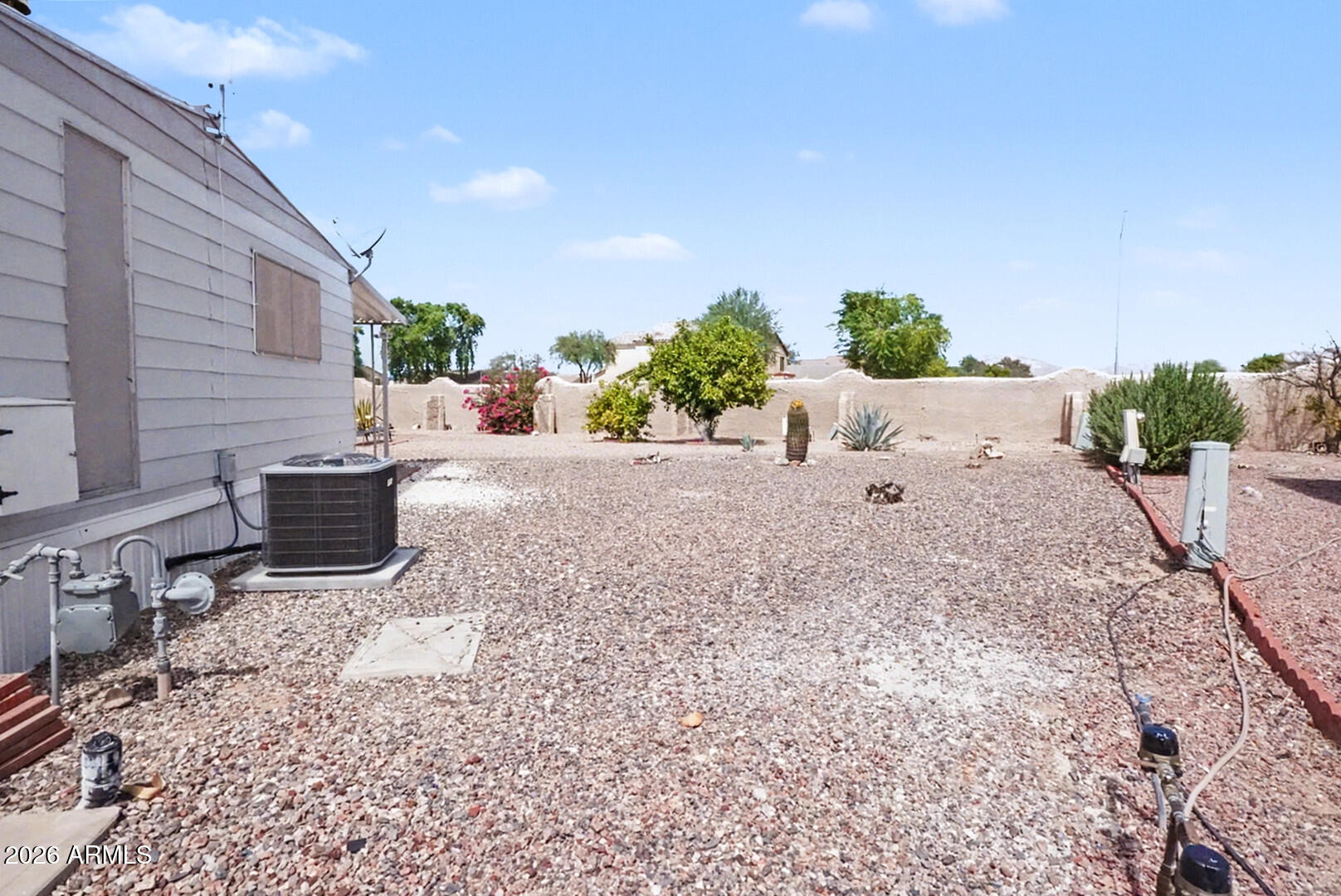 301 S SIGNAL BUTTE Road 74