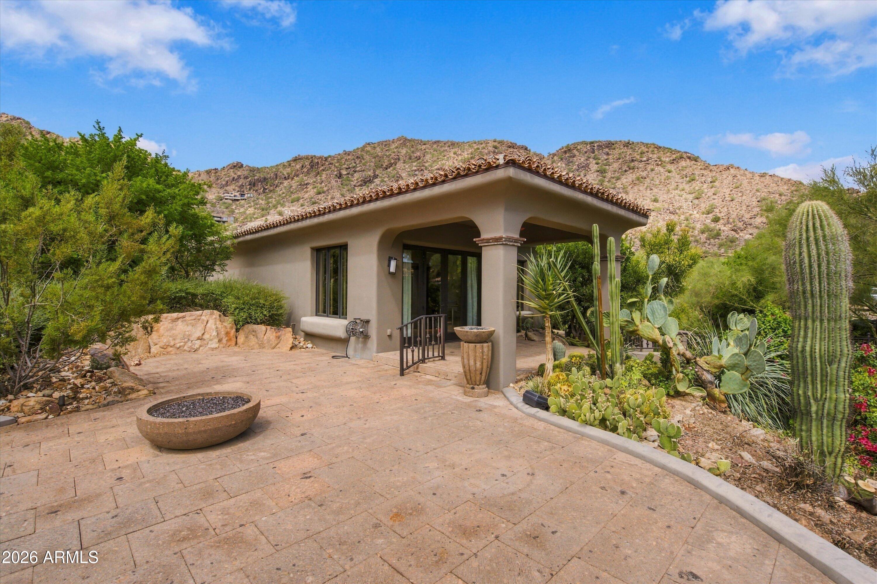 5921 E CHENEY Drive