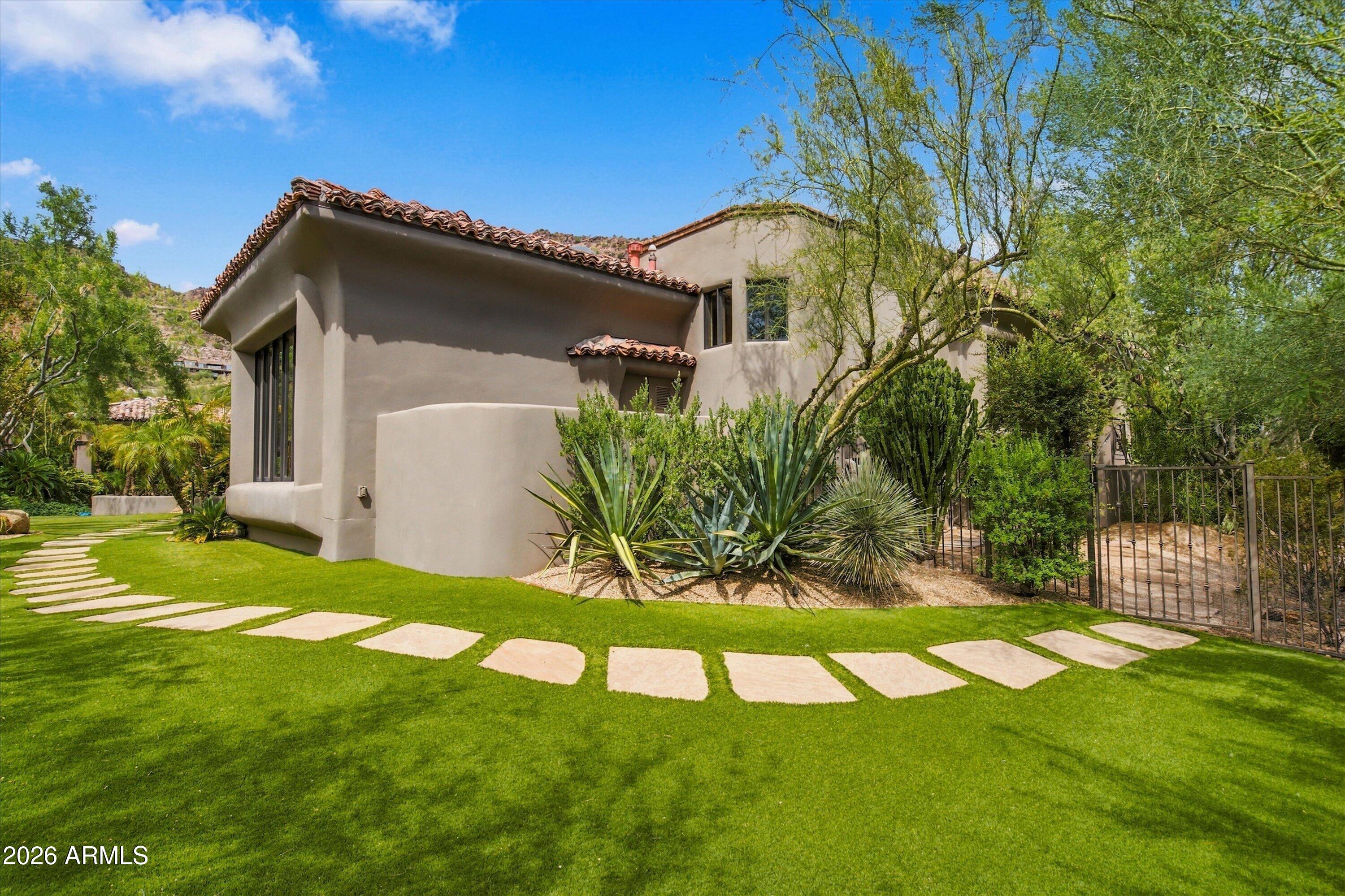 5921 E CHENEY Drive
