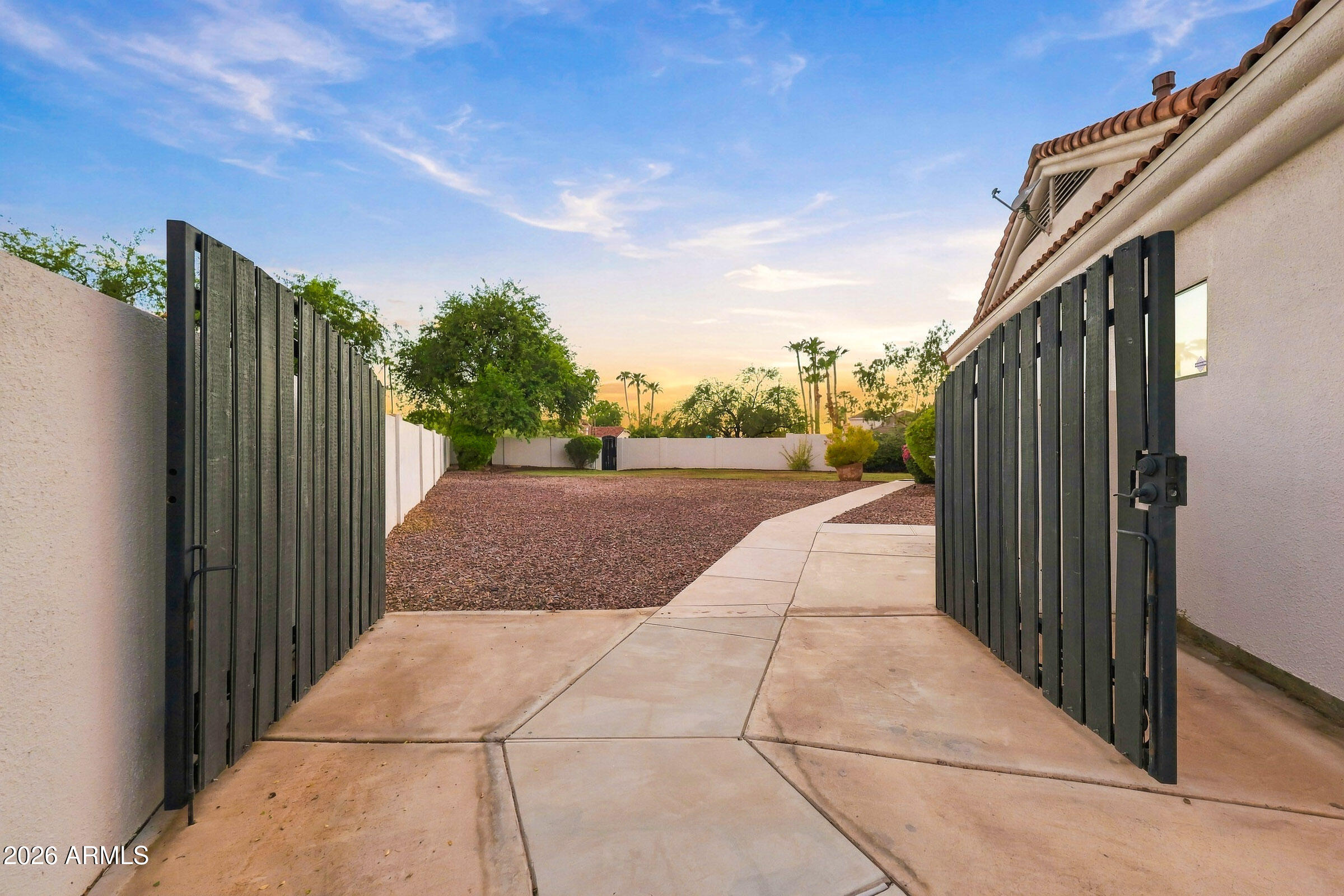 8603 E ASTER Drive
