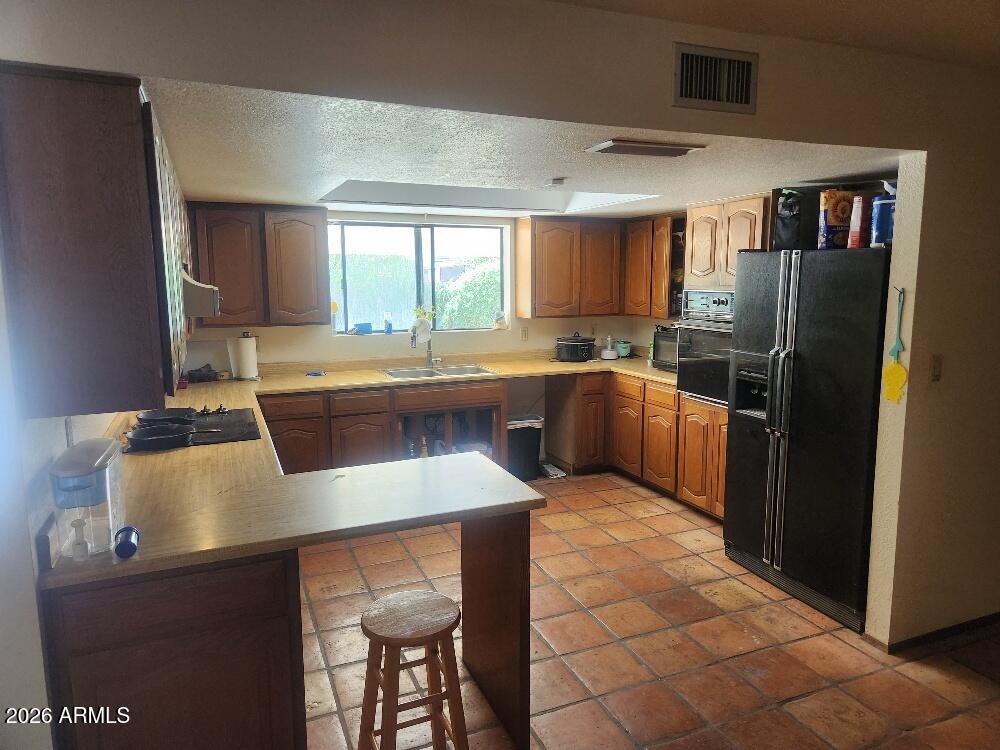 853 W STANFORD Avenue