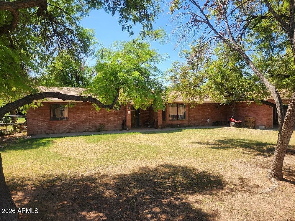 853 W STANFORD Avenue