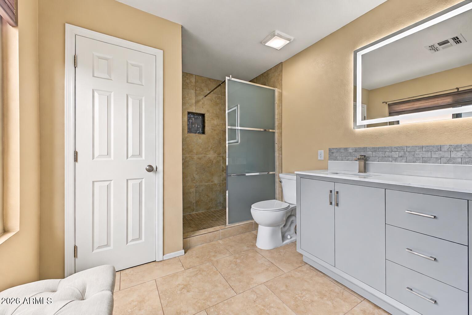 2141 E FLINTLOCK Way