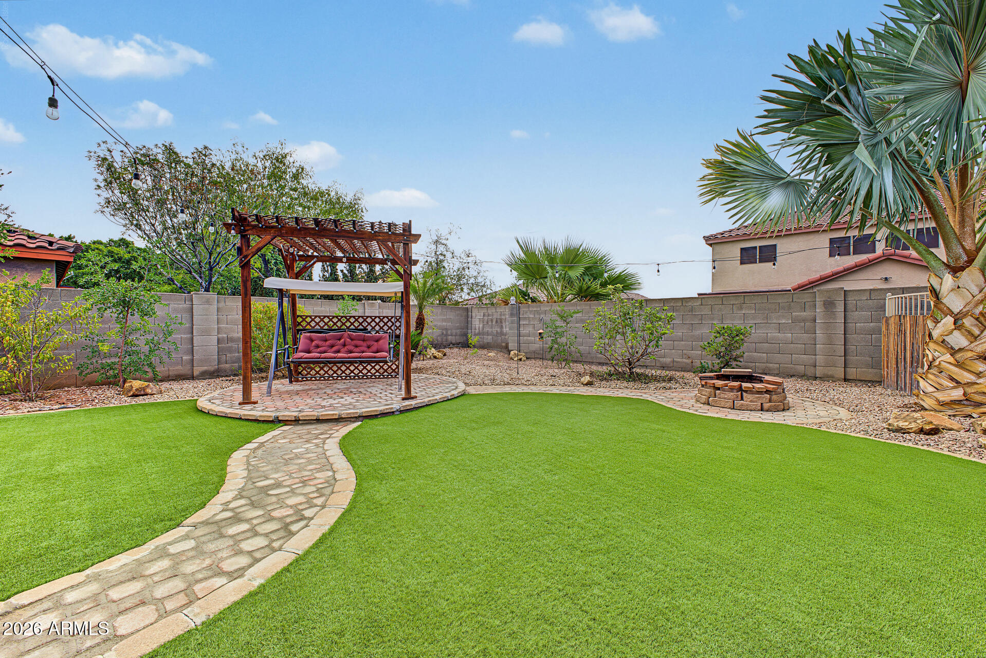 2141 E FLINTLOCK Way