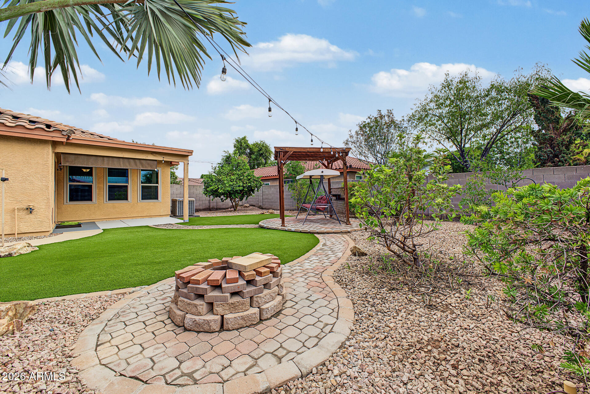2141 E FLINTLOCK Way