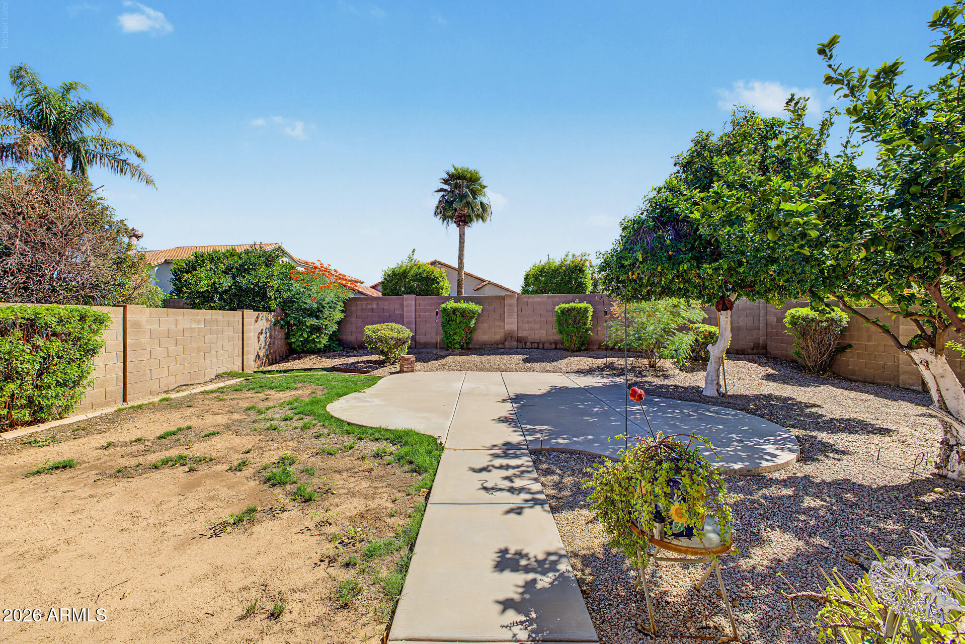 2029 S AVOCA