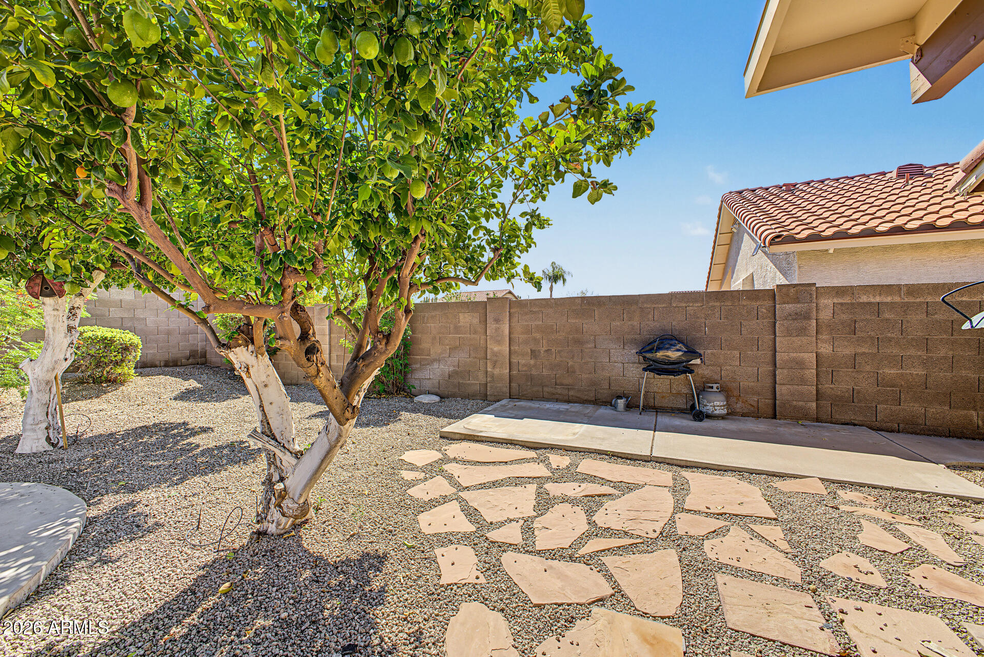2029 S AVOCA