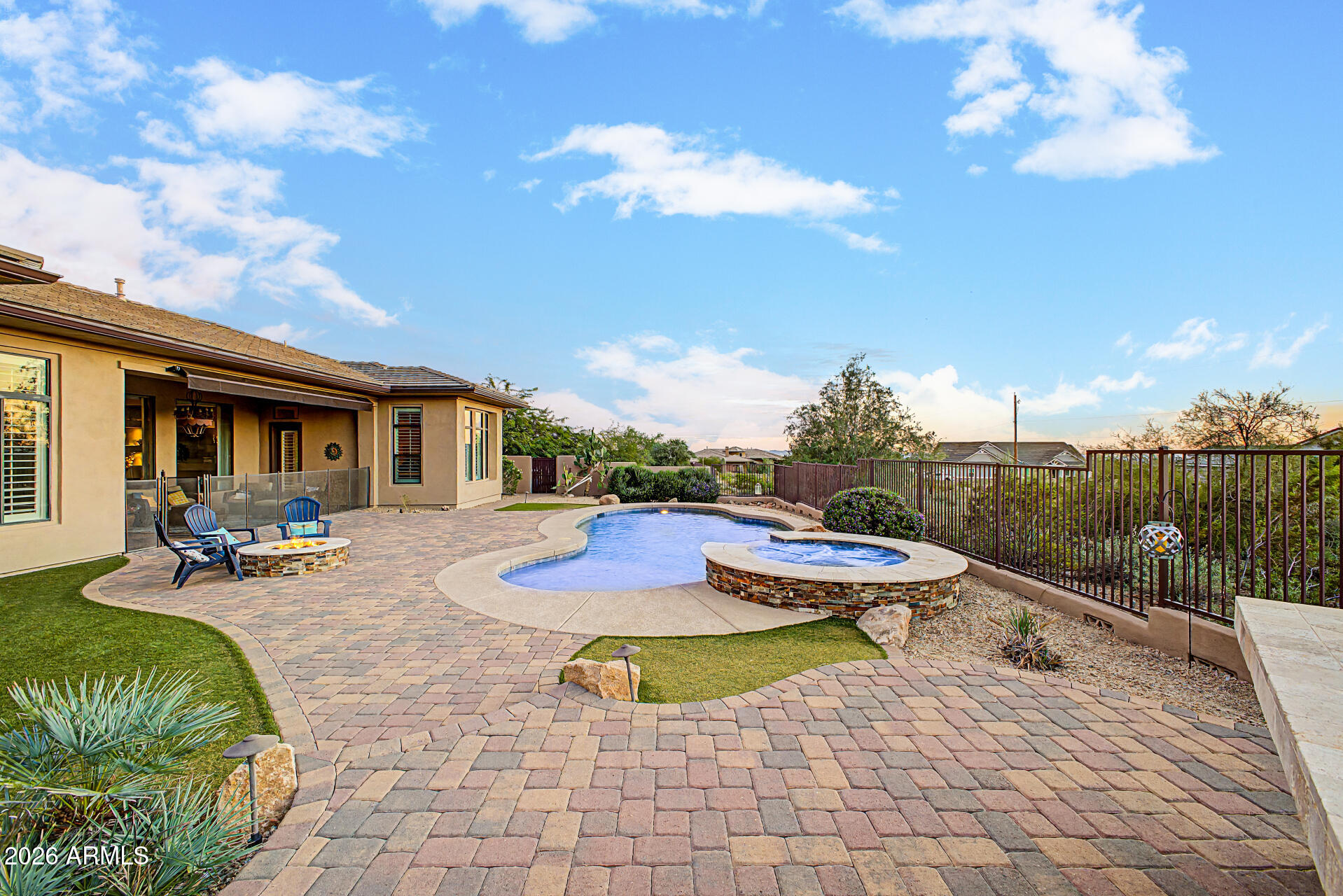 2554 N TAMBOR