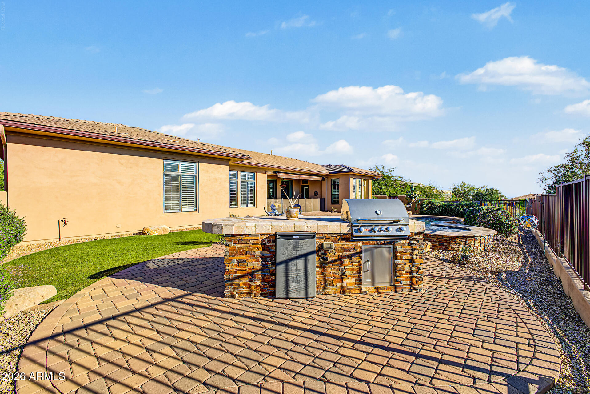 2554 N TAMBOR