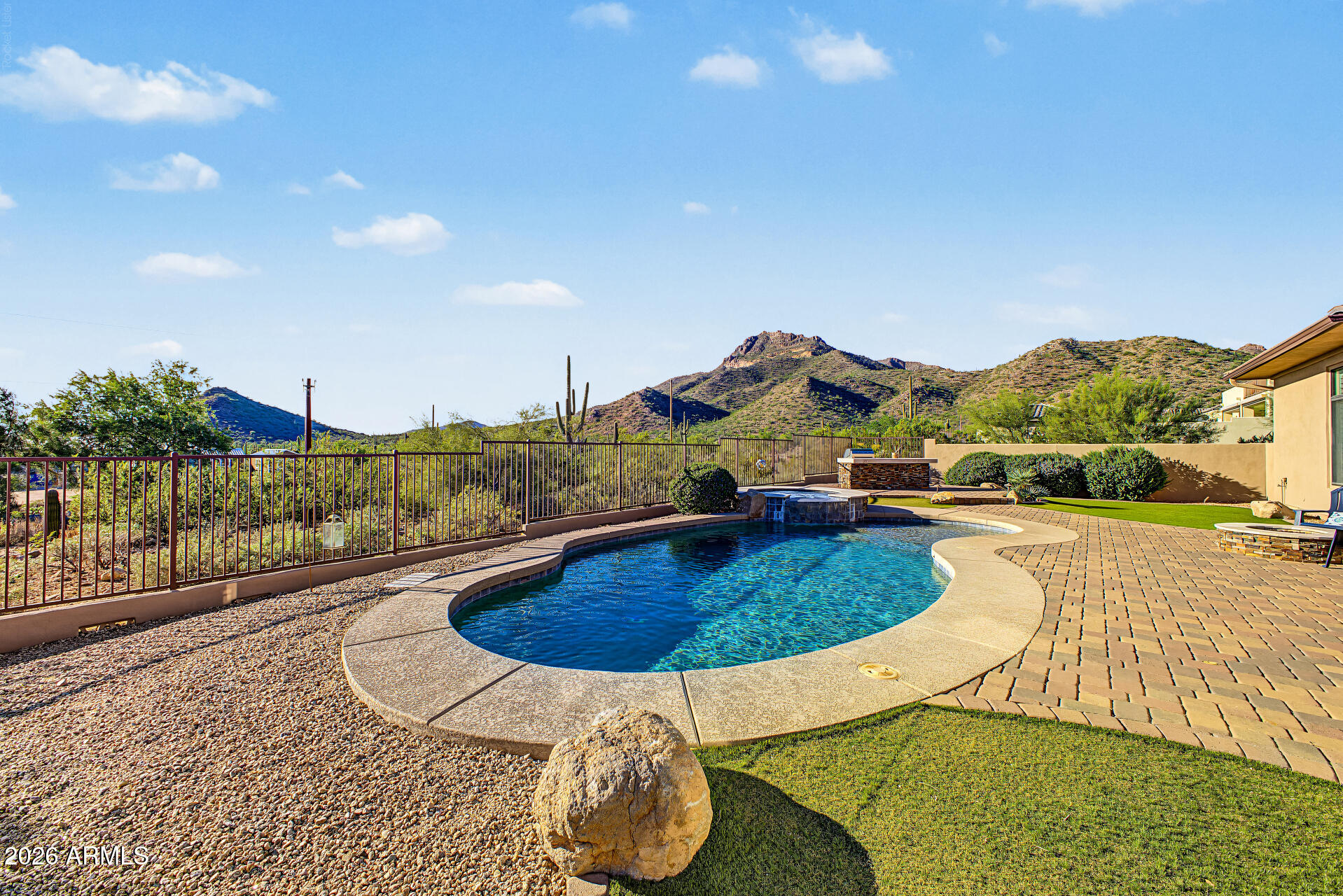 2554 N TAMBOR