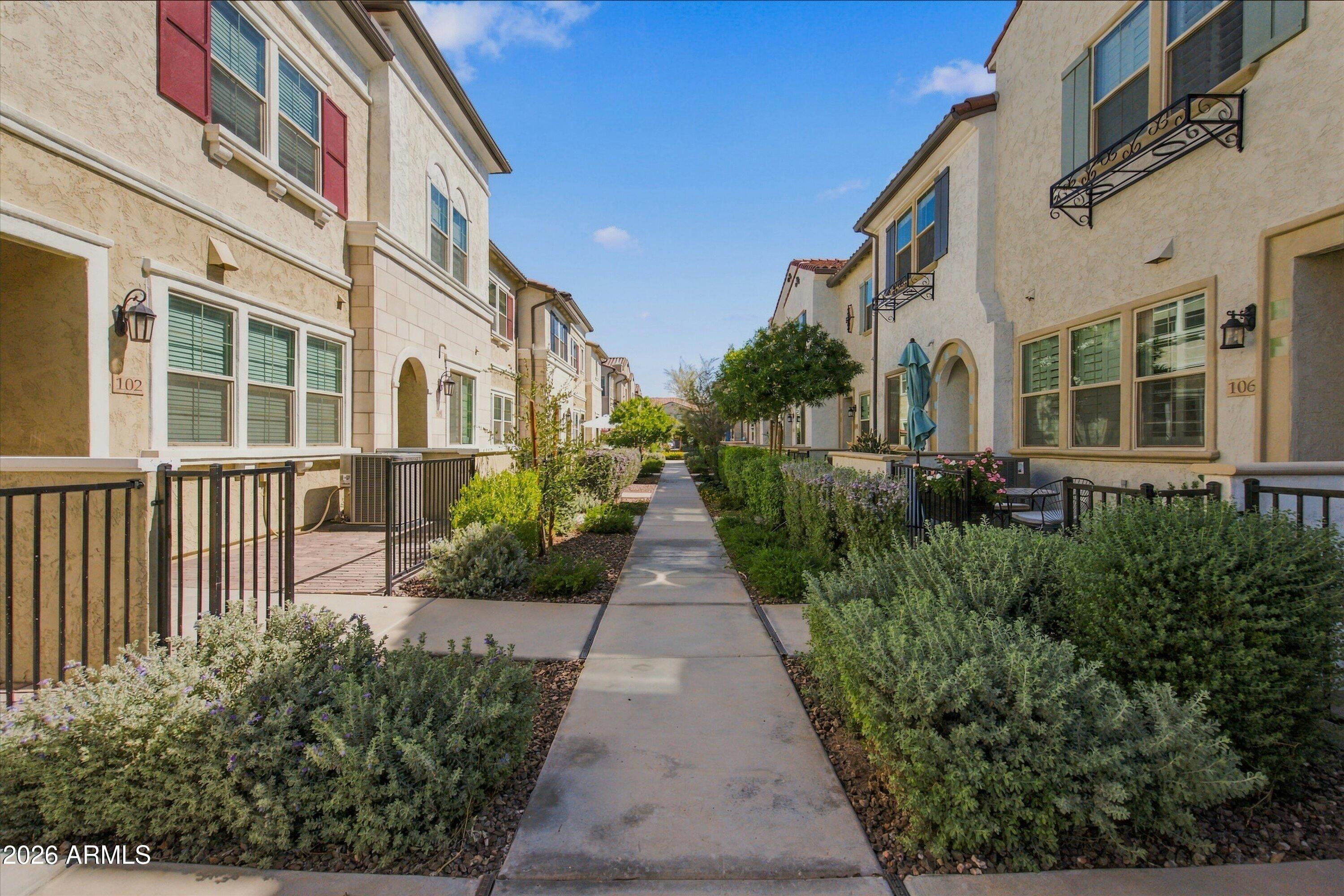 1821 E BERNIE Lane 104