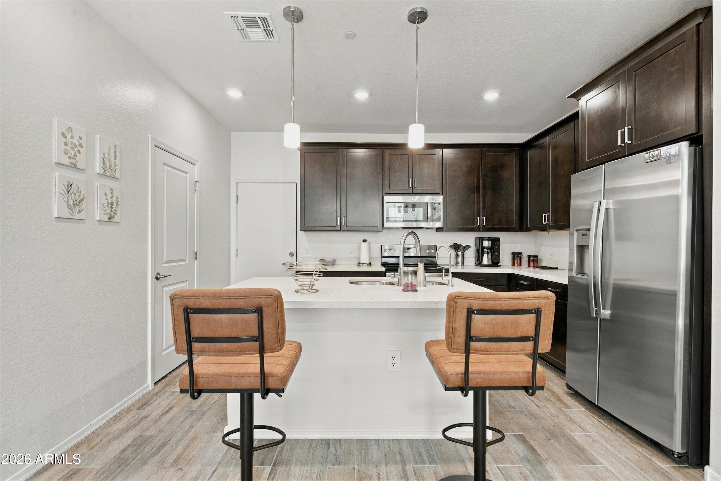1821 E BERNIE Lane 104