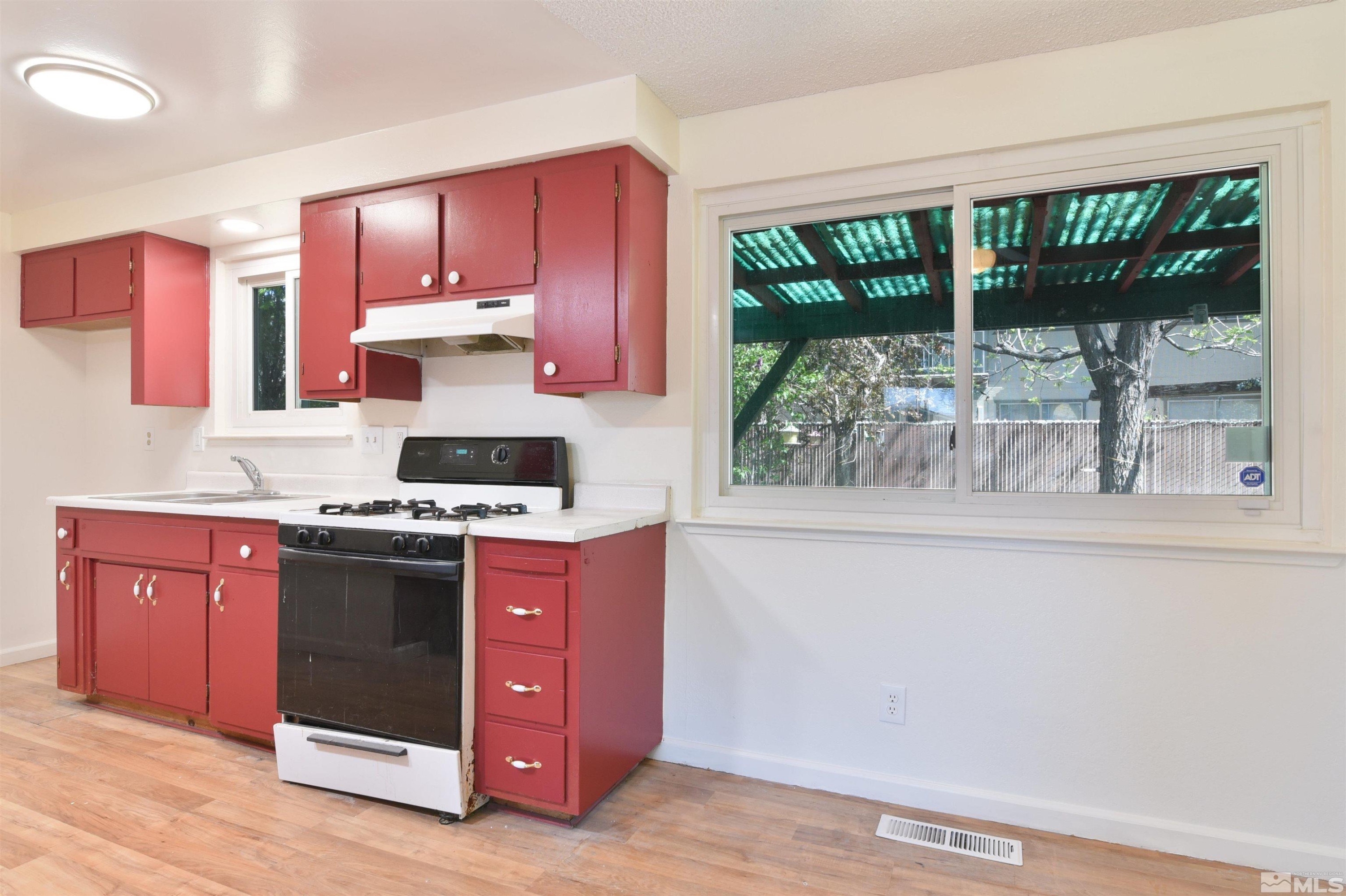 1116 Tamarisk Street