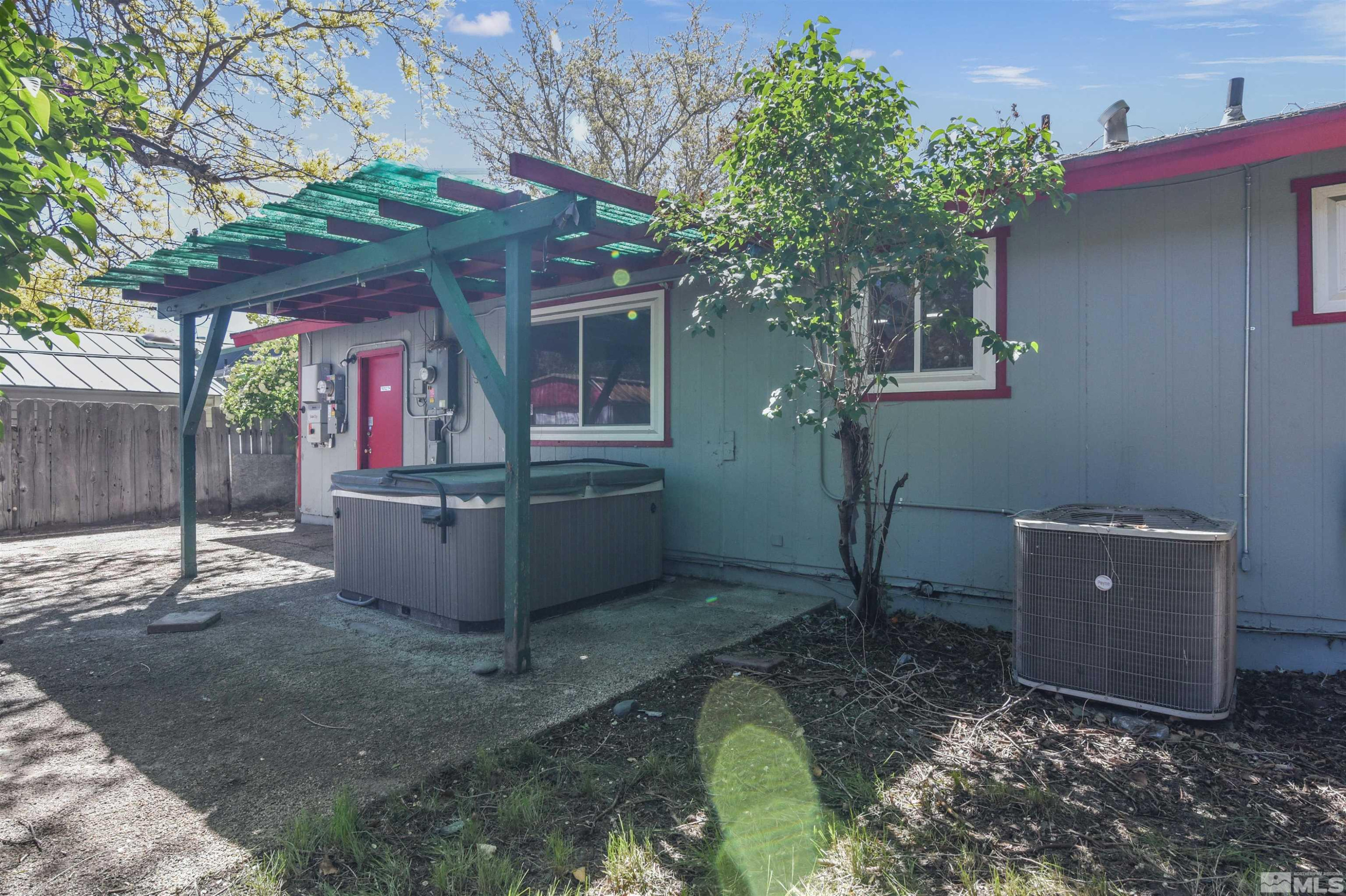 1116 Tamarisk Street
