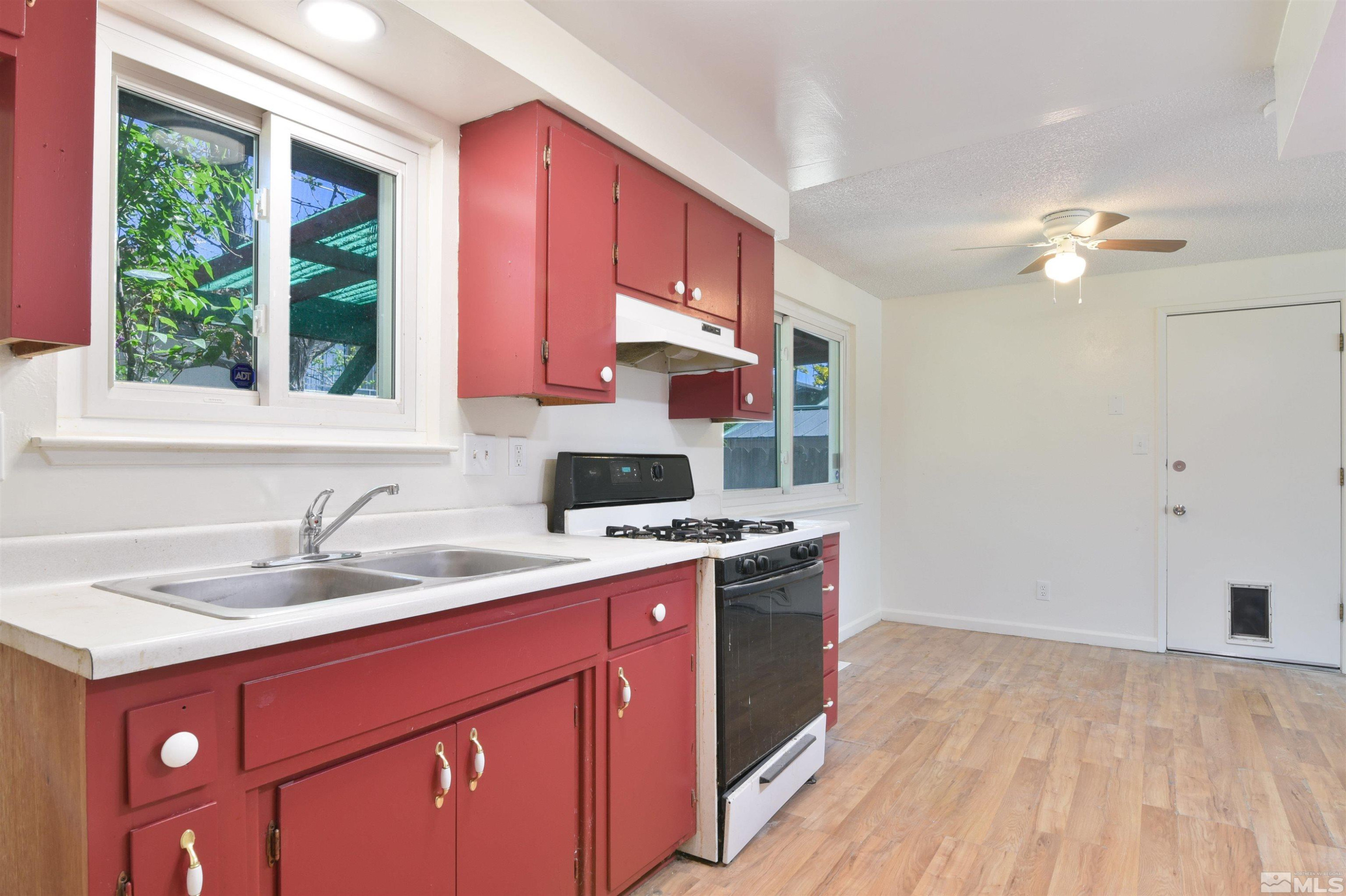 1116 Tamarisk Street