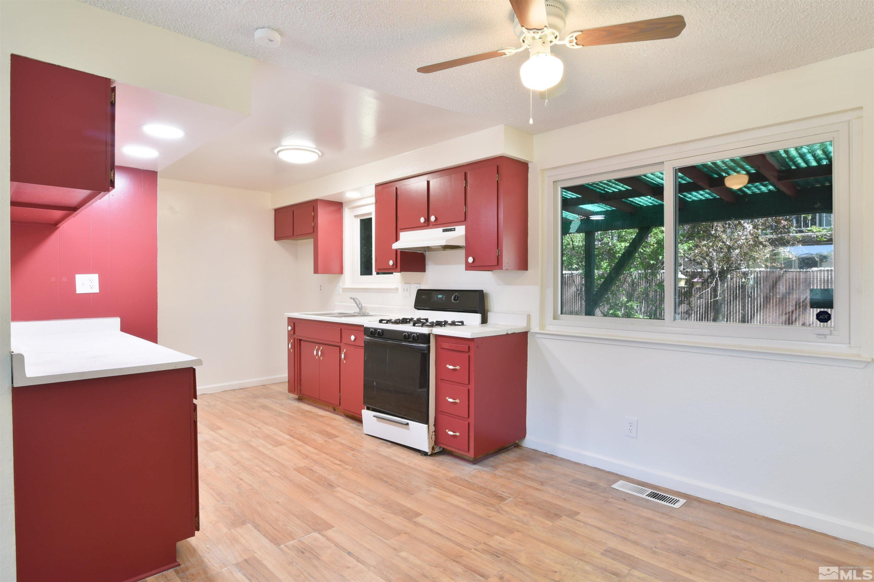 1116 Tamarisk Street