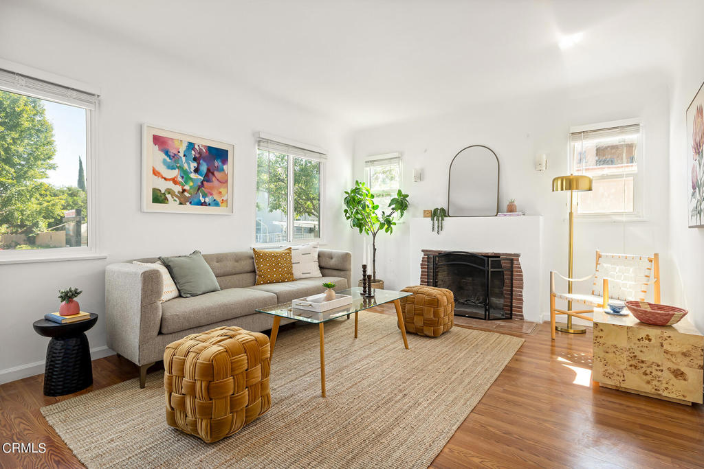 901 Mountain View Terrace