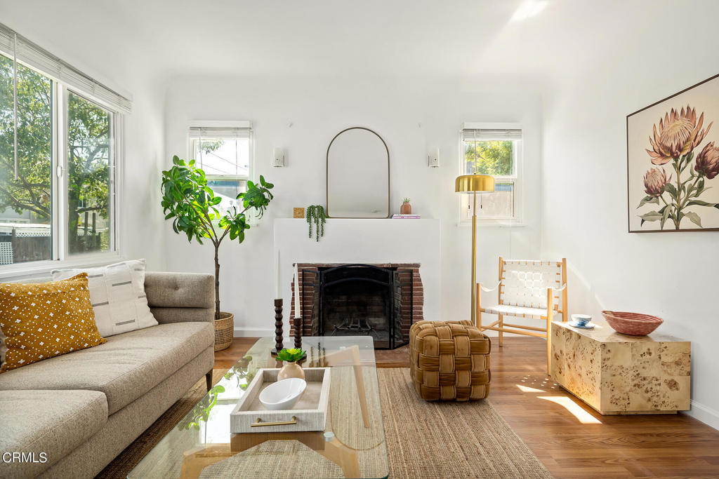 901 Mountain View Terrace