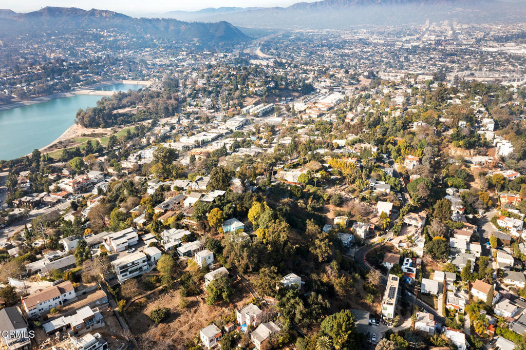 2319 W Loma Vista Place