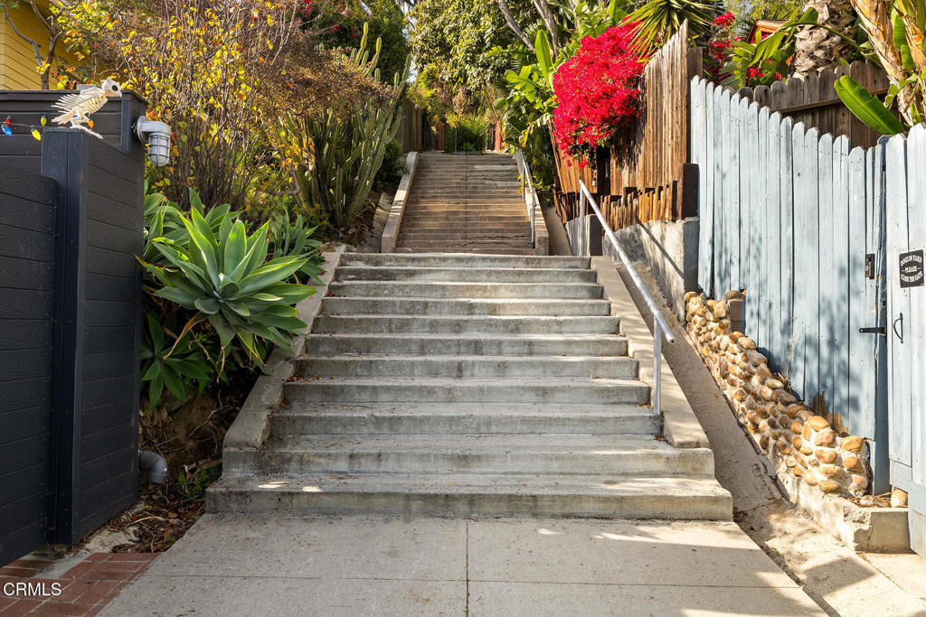 2319 W Loma Vista Place