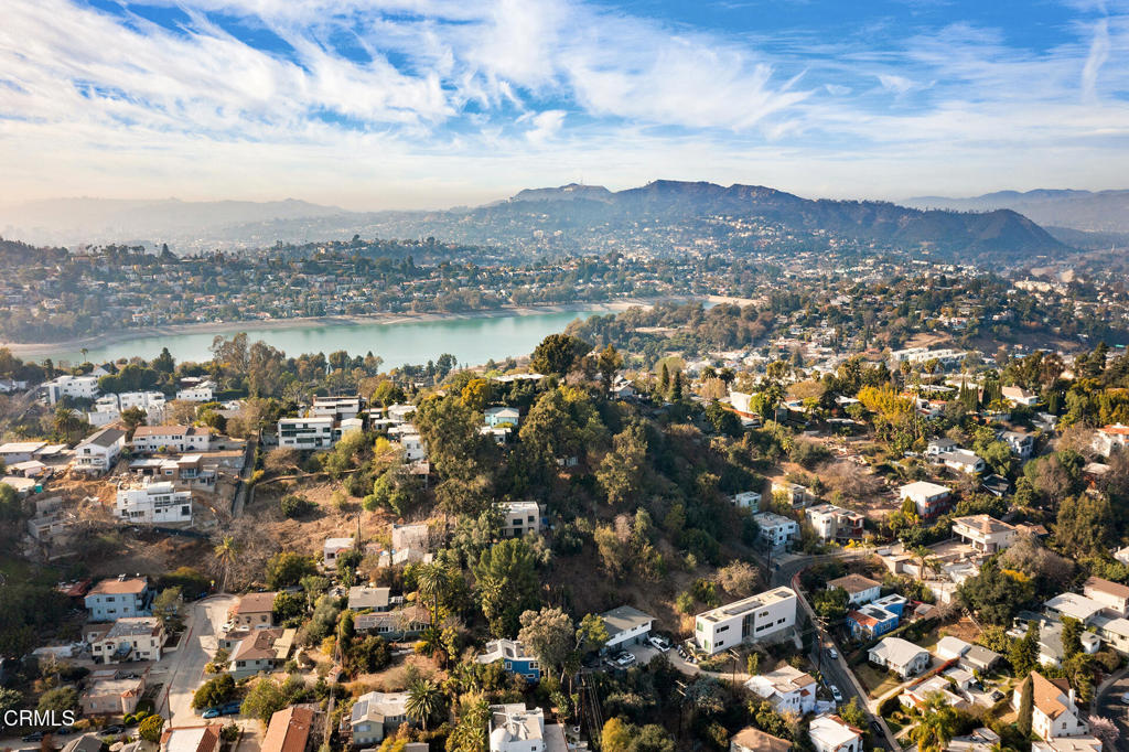 2319 W Loma Vista Place