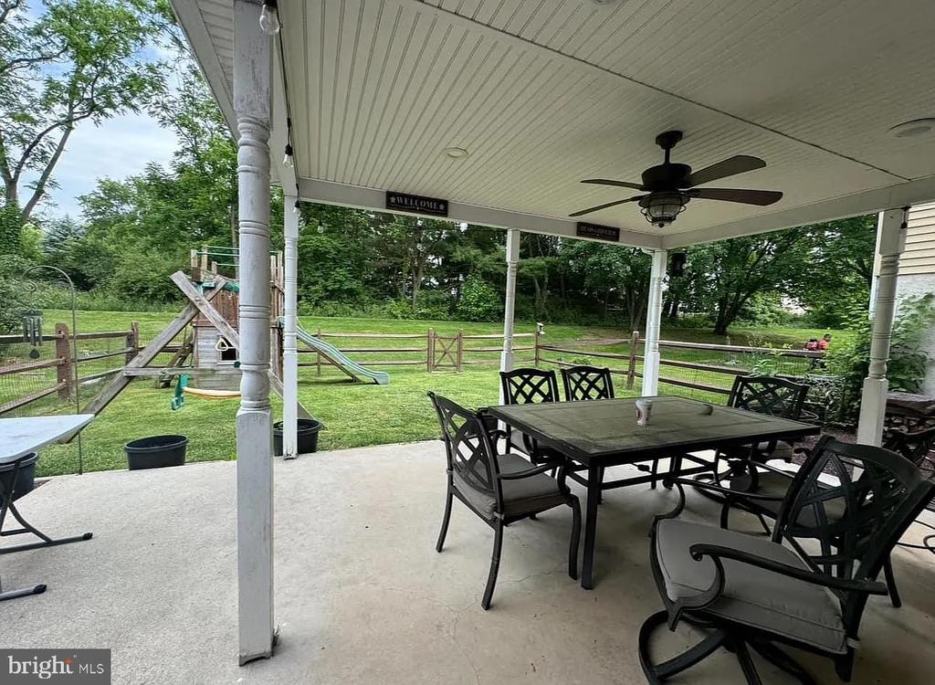 209 PEBBLE COURT
