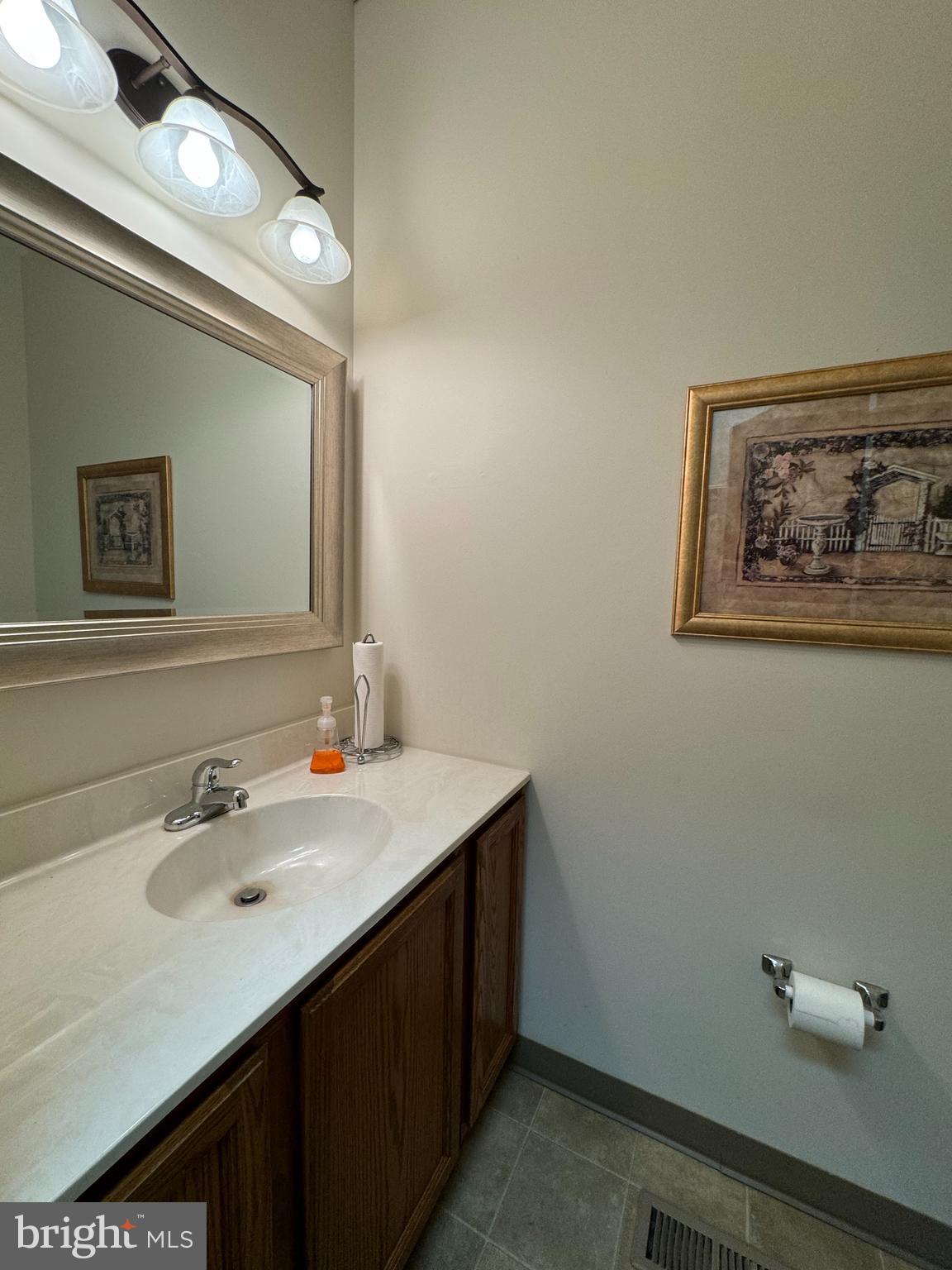 504 CORPORATE DRIVE W W