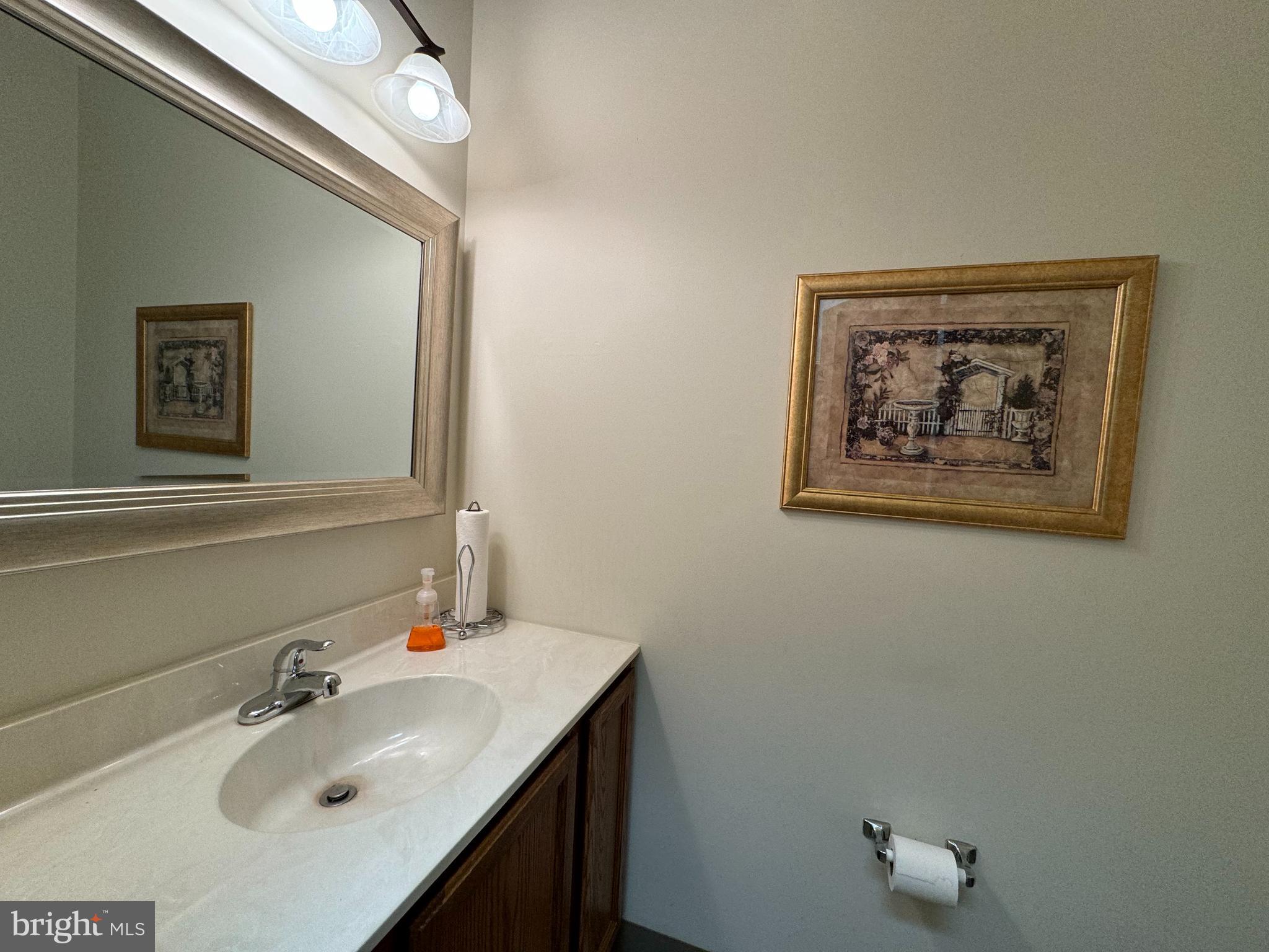 504 CORPORATE DRIVE W W