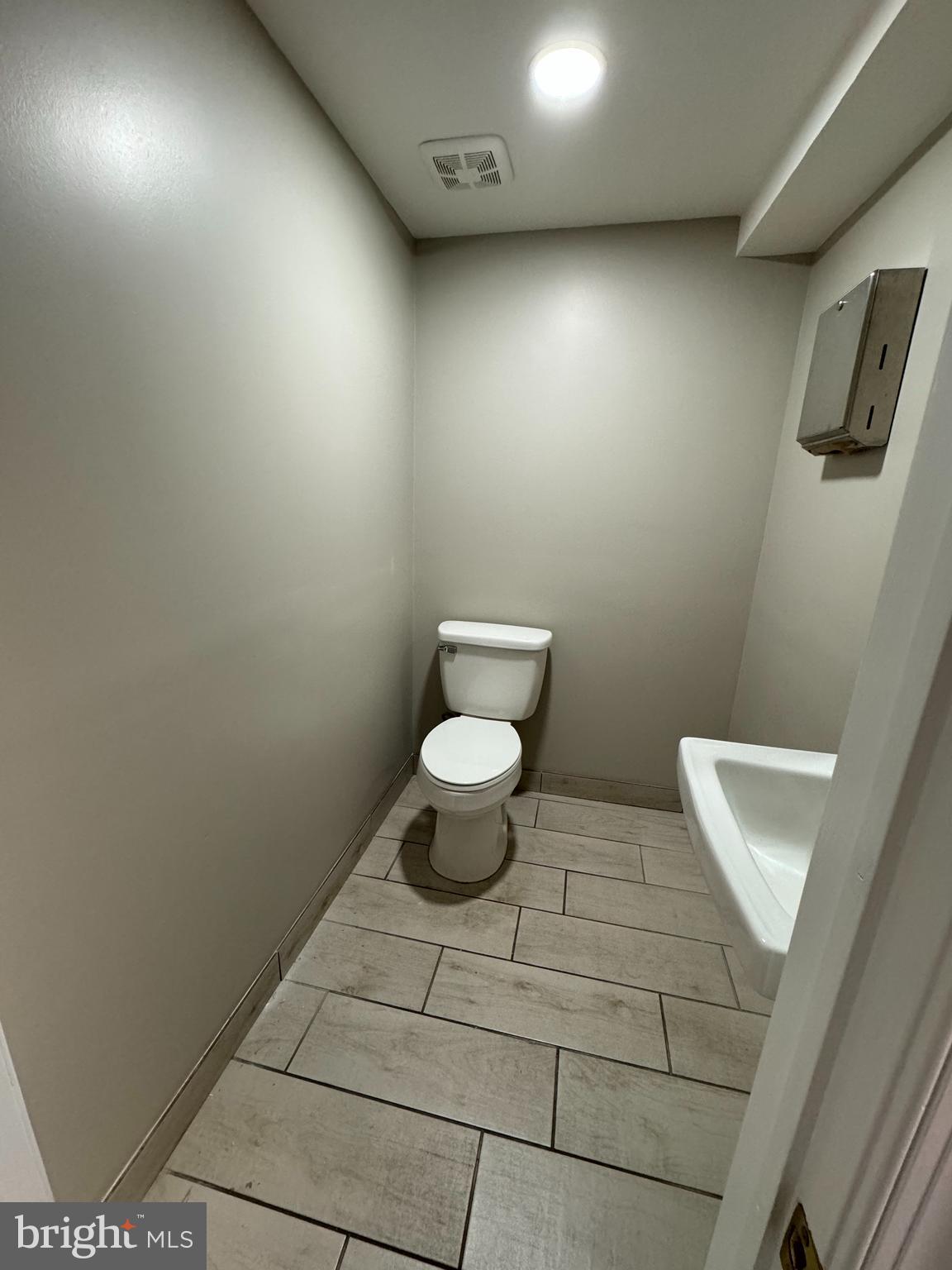 603 CORPORATE DRIVE W W