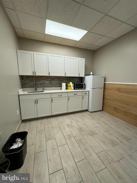 603 CORPORATE DRIVE W W
