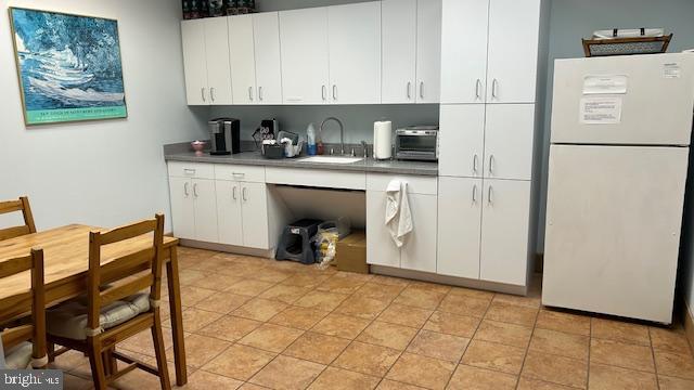 48 WEST OAKLAND AVENUE